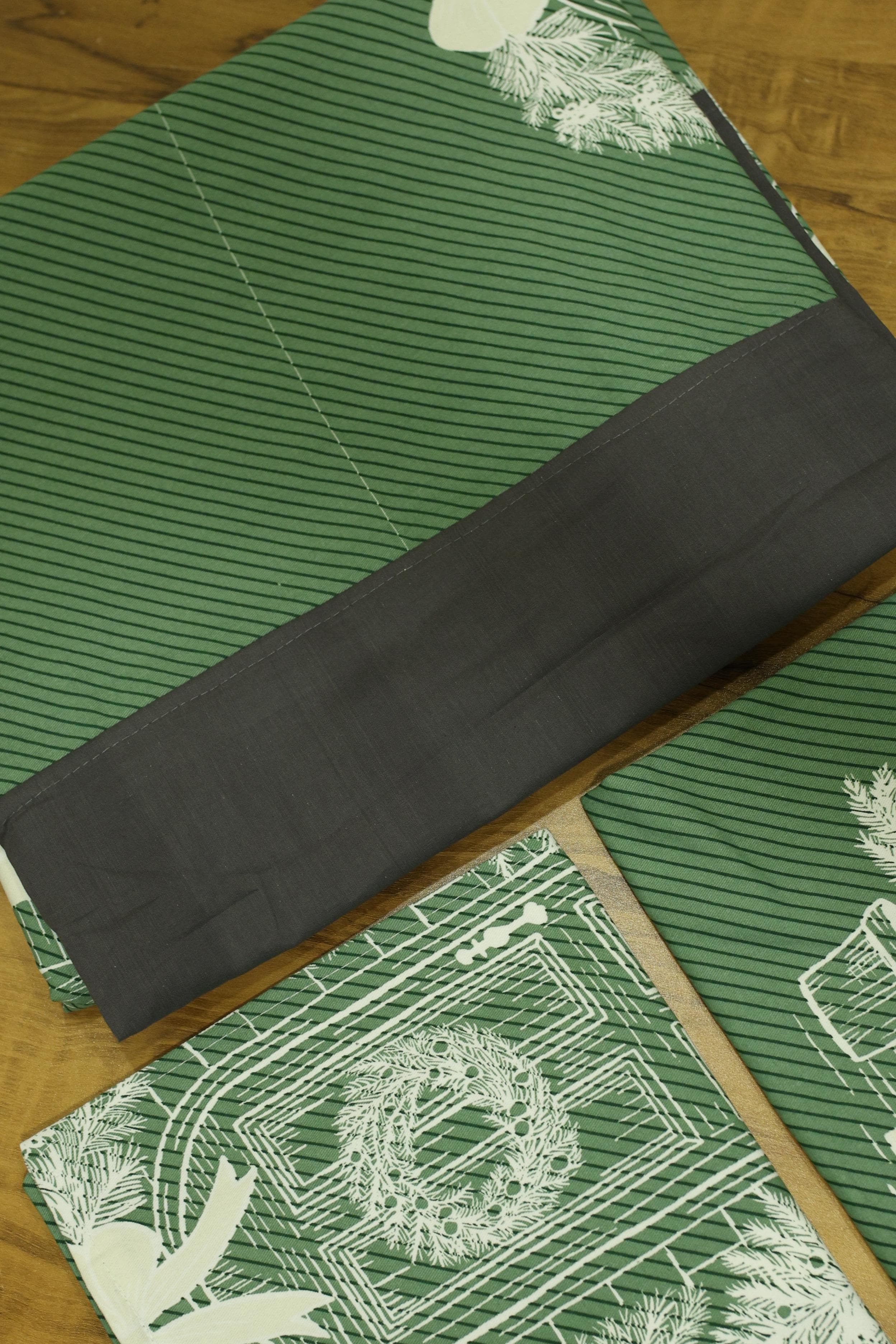Bedsheets - Queen daily use border bedsheets