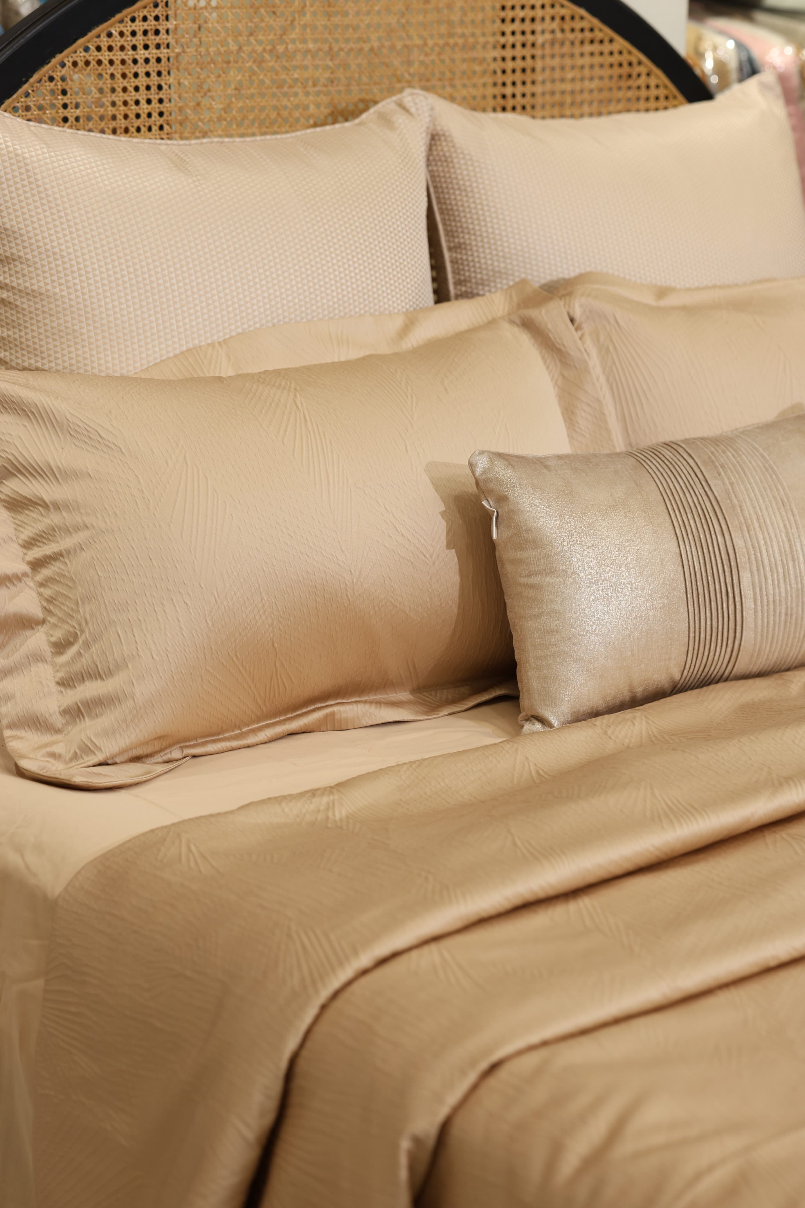 Champagne Luxe Cotton Bed Linen Ensemble with Duvet Cover Ddecor