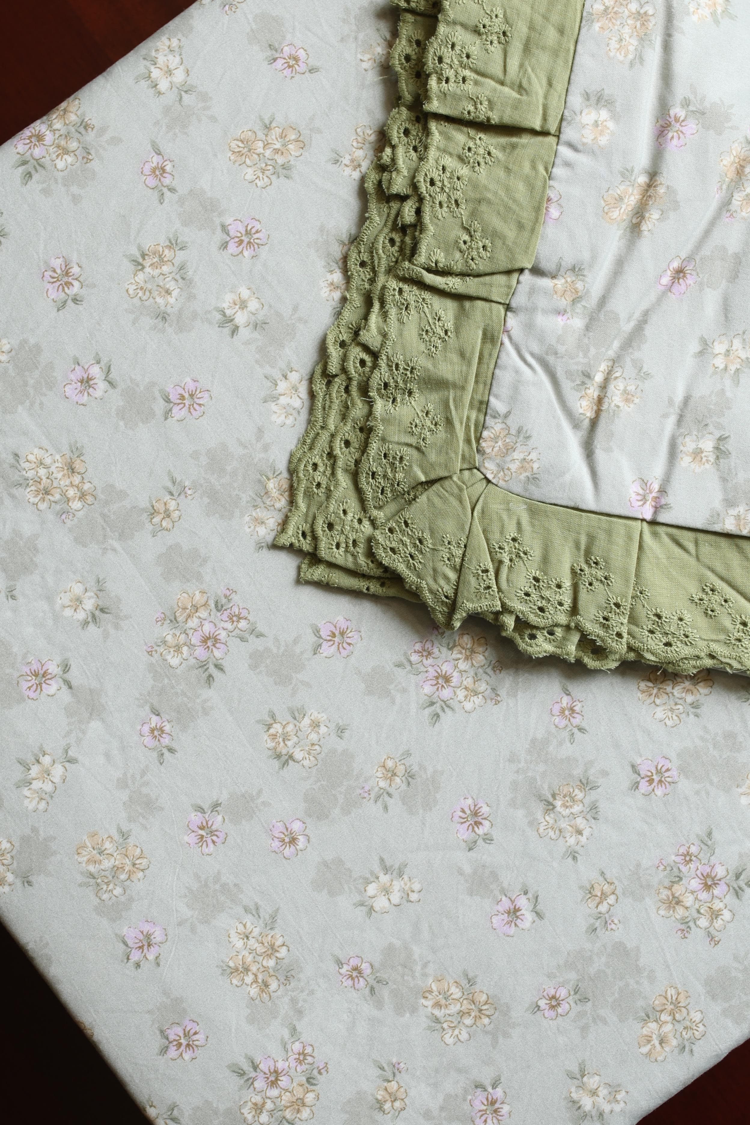 Bedsheets - Premium King soft cotton lace bedsheets majestic