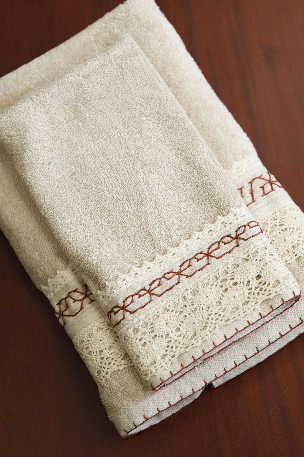 Premium Embroidery Towel Set
