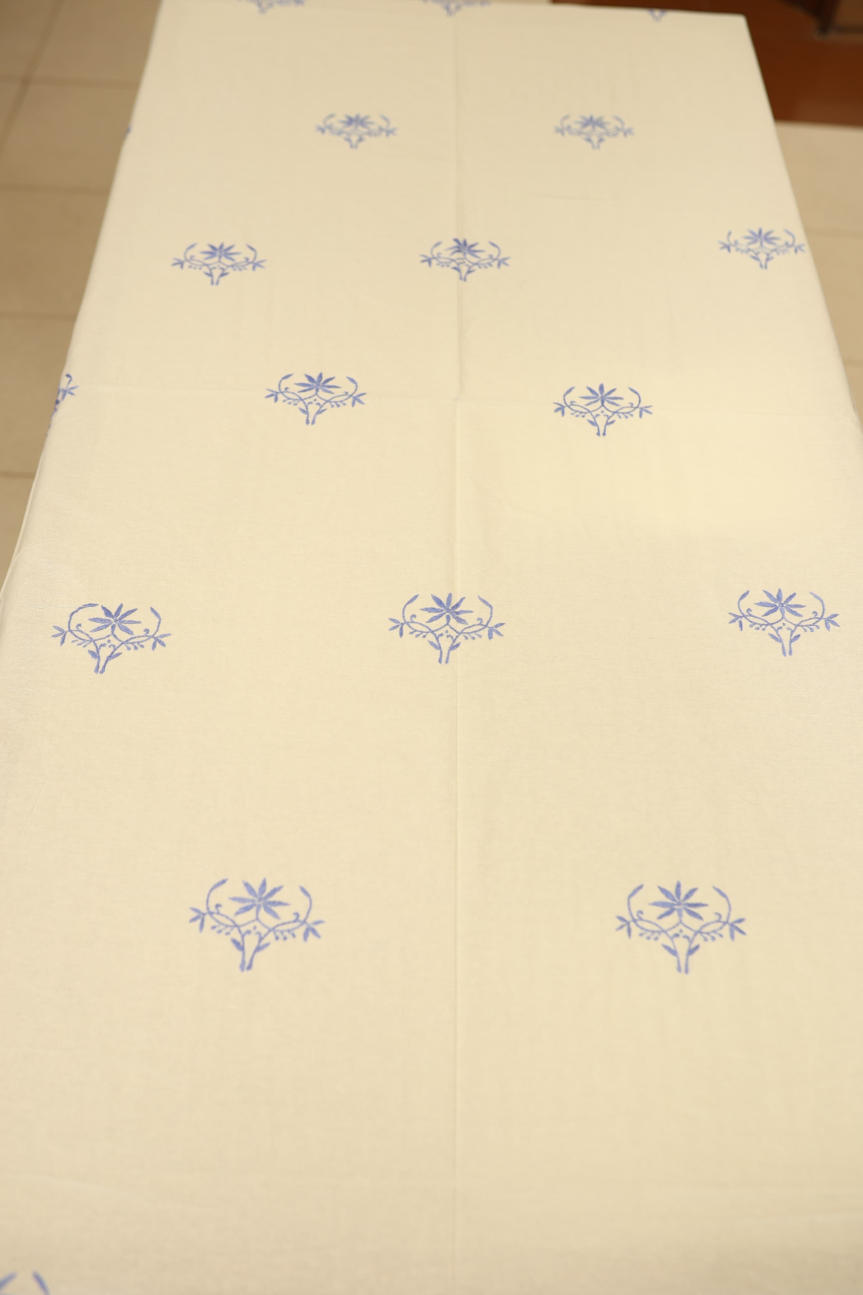 Table cloth -8 seater hand embroidery