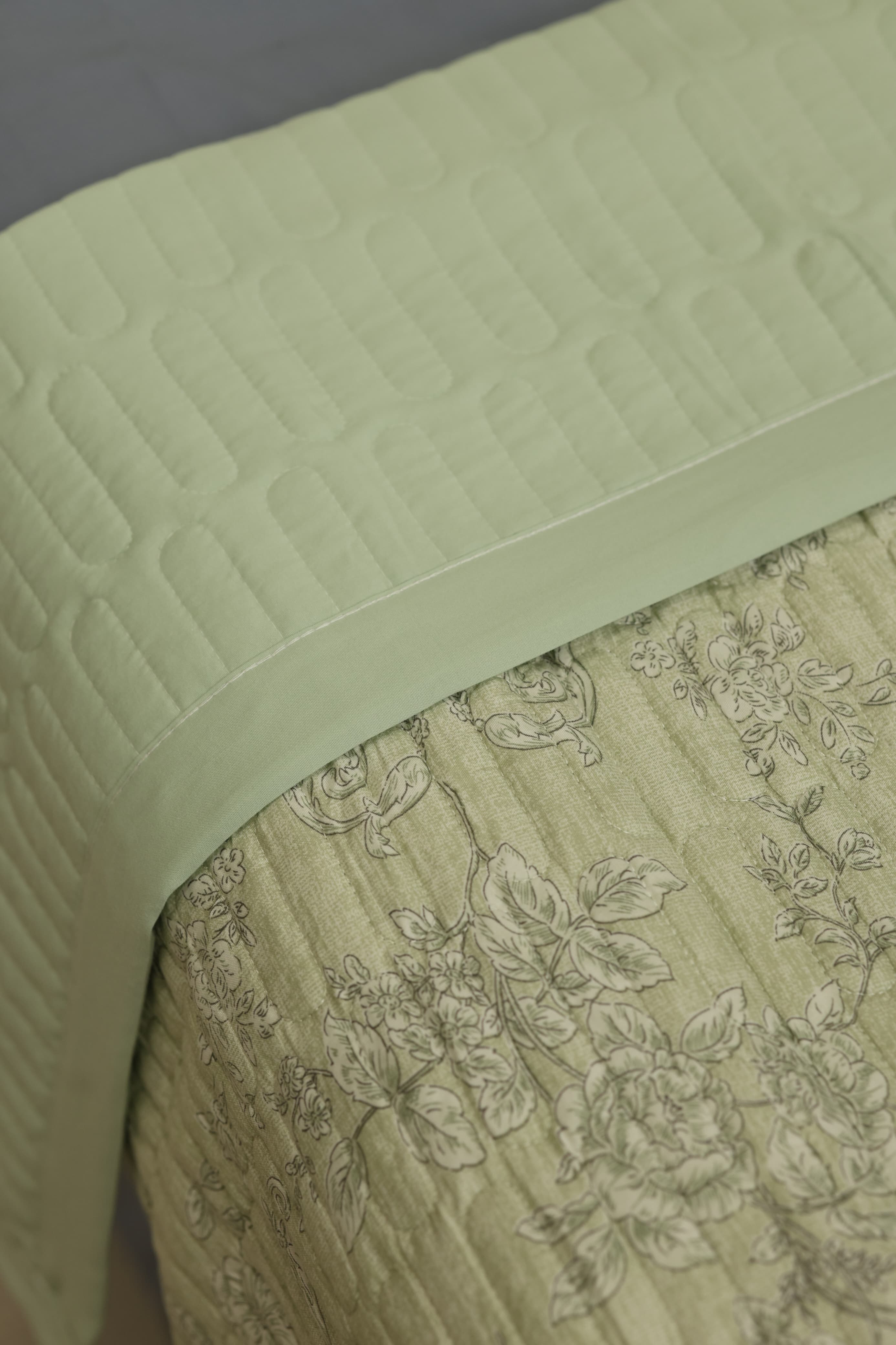 Premium bedcover