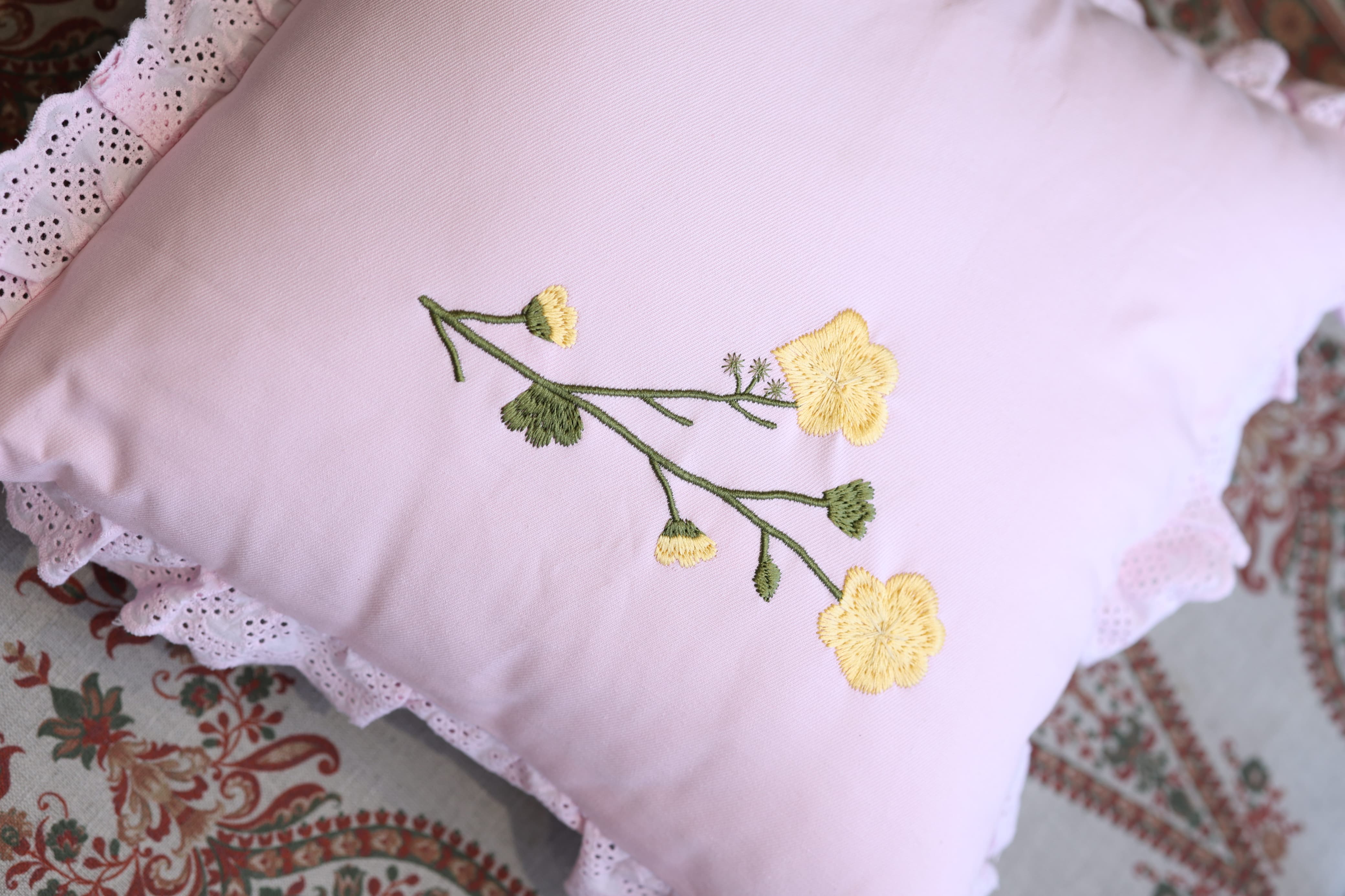 Cushion covers - Embroidery Buttercup Petal