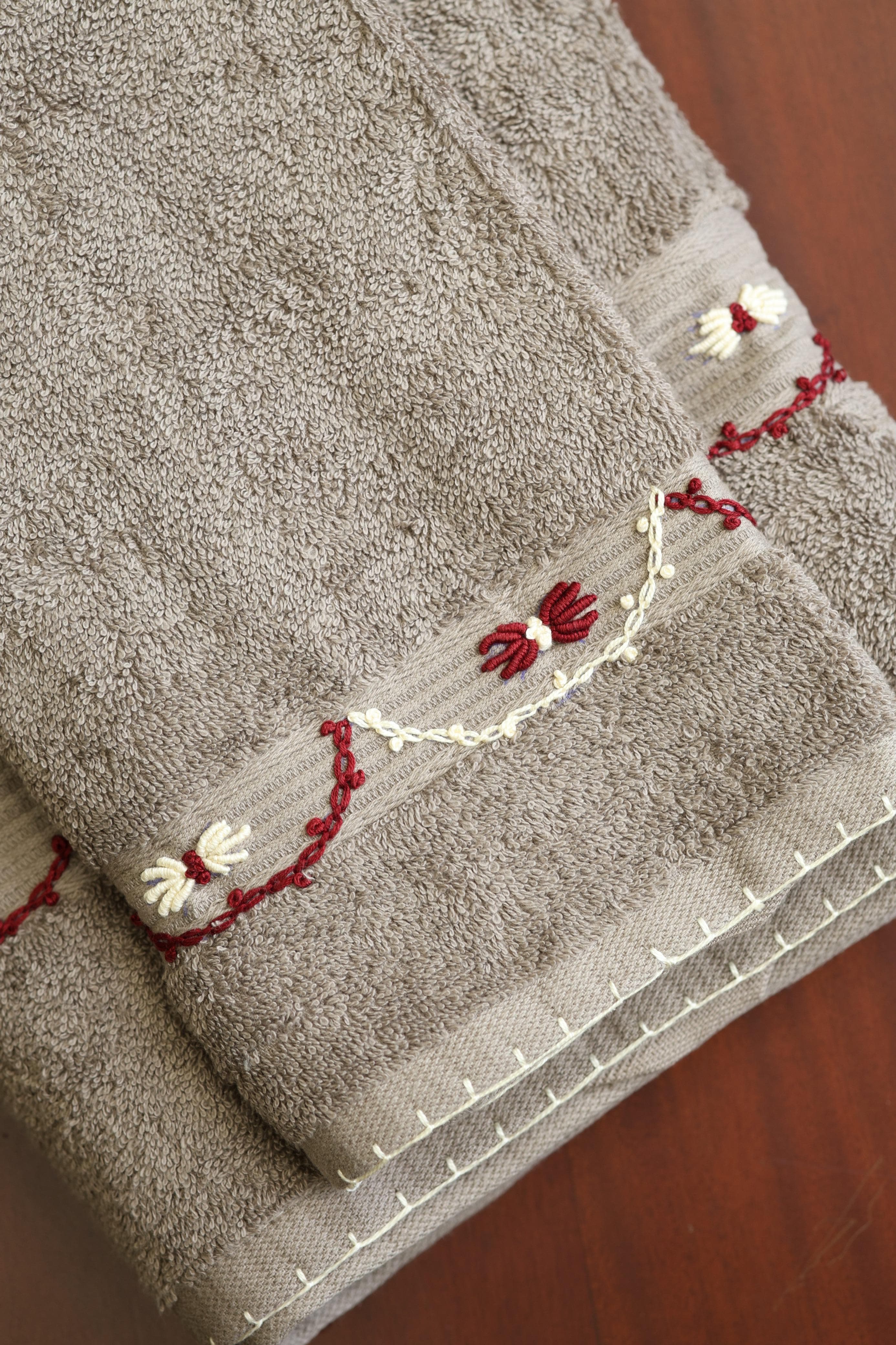 Premium Embroidery Towel Set