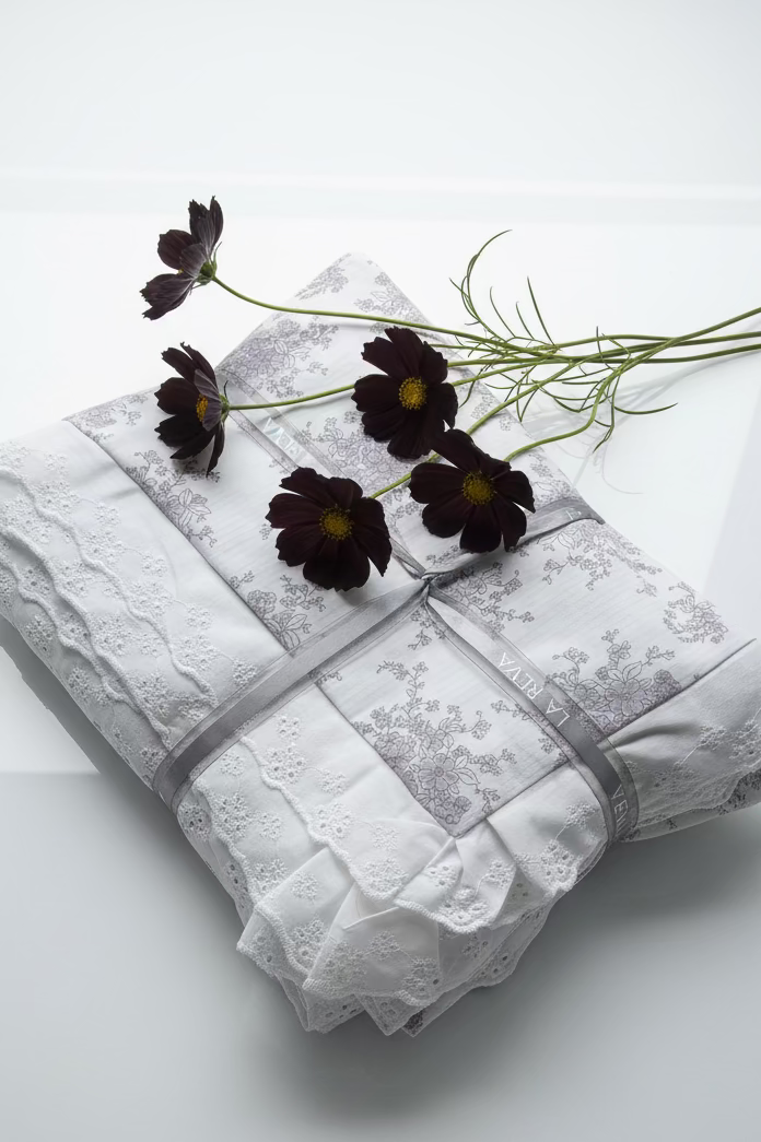 Bedsheets - King soft cotton lace bedsheets majestic