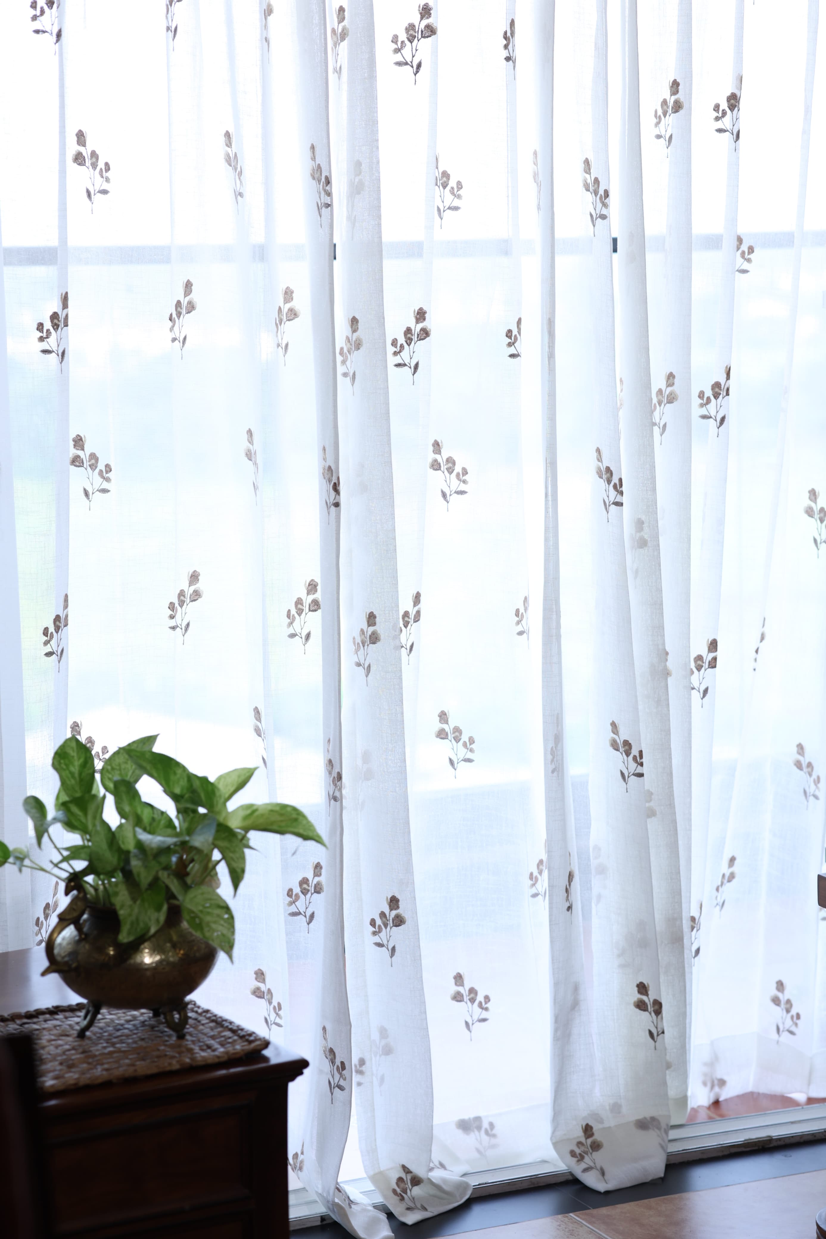 Floral embroidery sheer Curtain : Coffee shine
