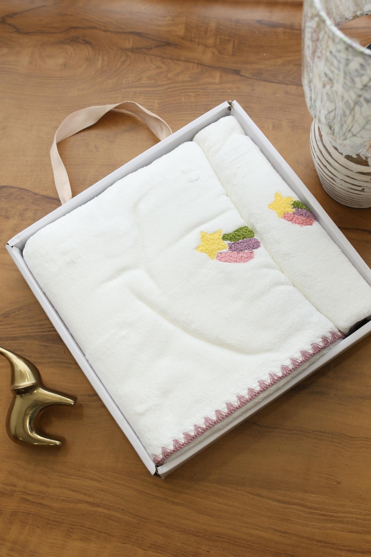 Premium embroidery towel set - set of 2