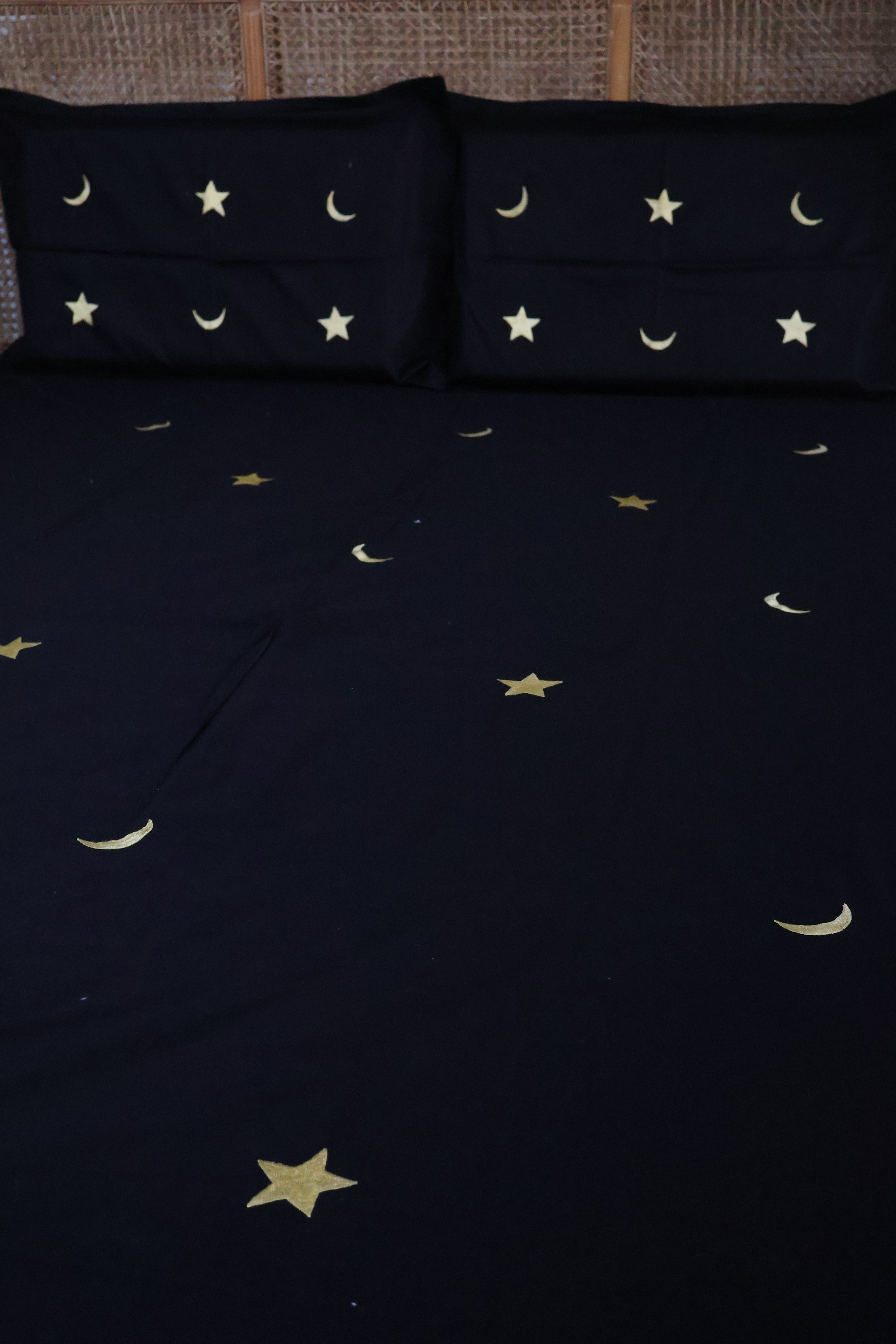 King Size Premium Machine Embroidery Bedsheet Set with 2 Pillow Covers (108x108)