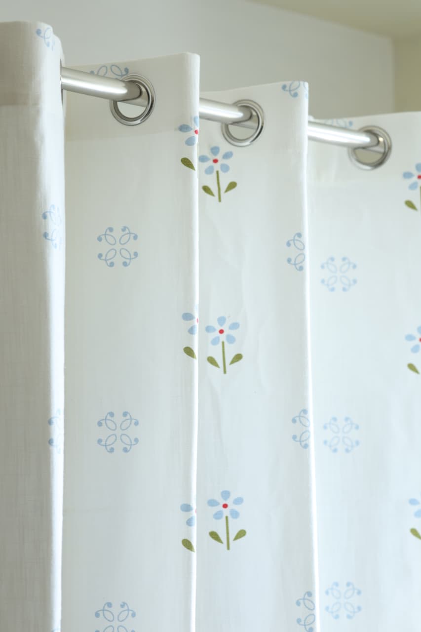 Curtains - Daisy Bloom Printed Opaque Curtain