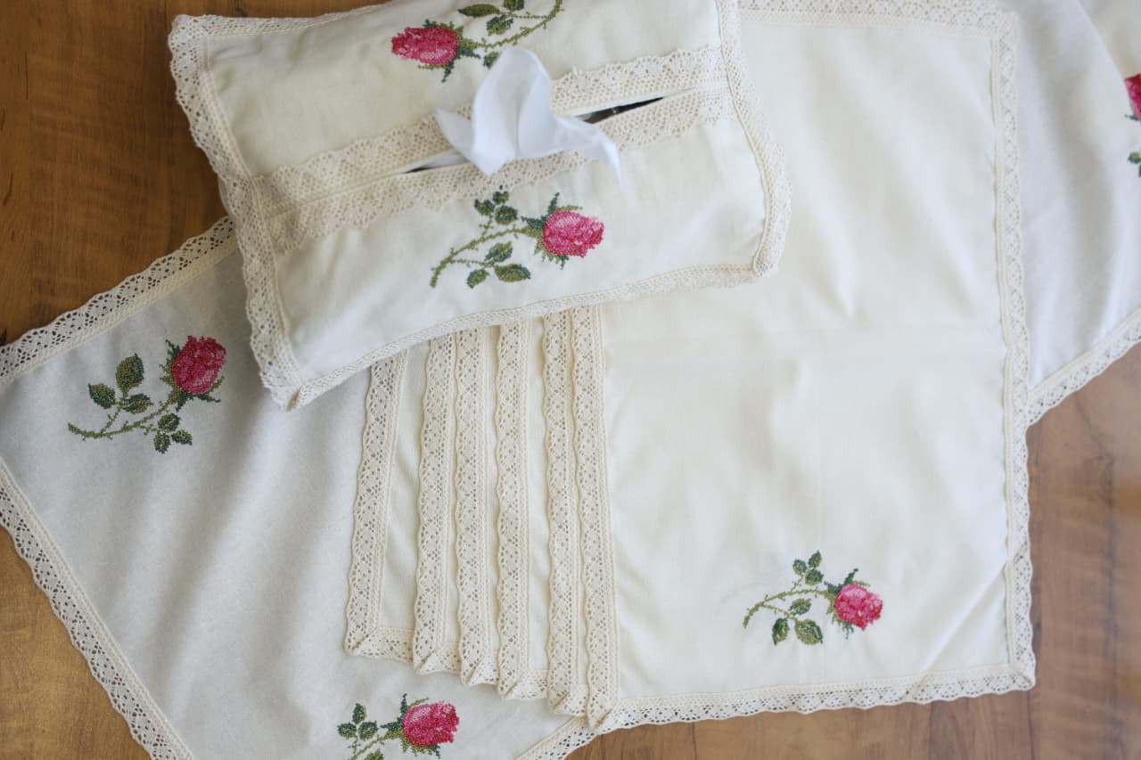 Combo Rose Table Linen Set (Runner, Placemats & Tissue Box Cover)