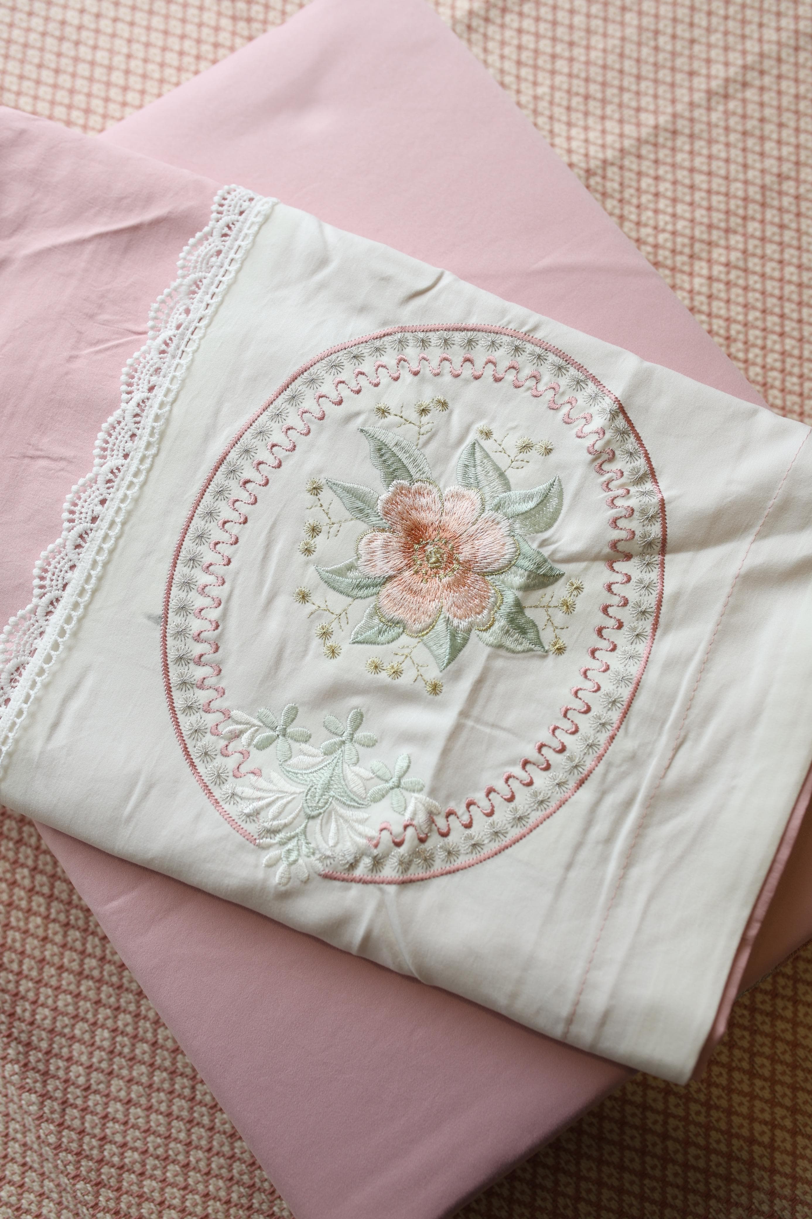 Vintage King Machine Embroidery Bedsheet with Lace Trim