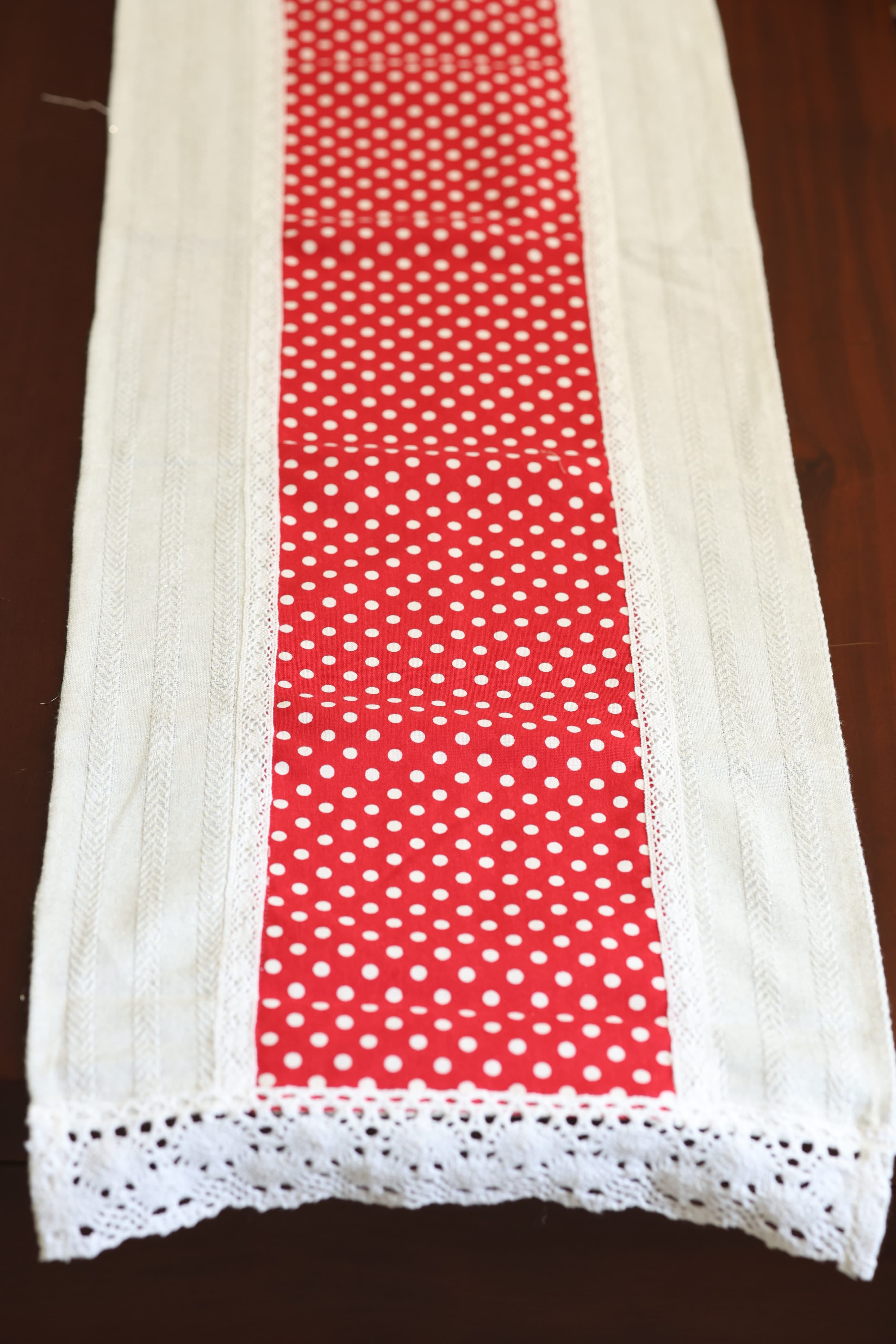 Table Runners - 8seater  Lace runner