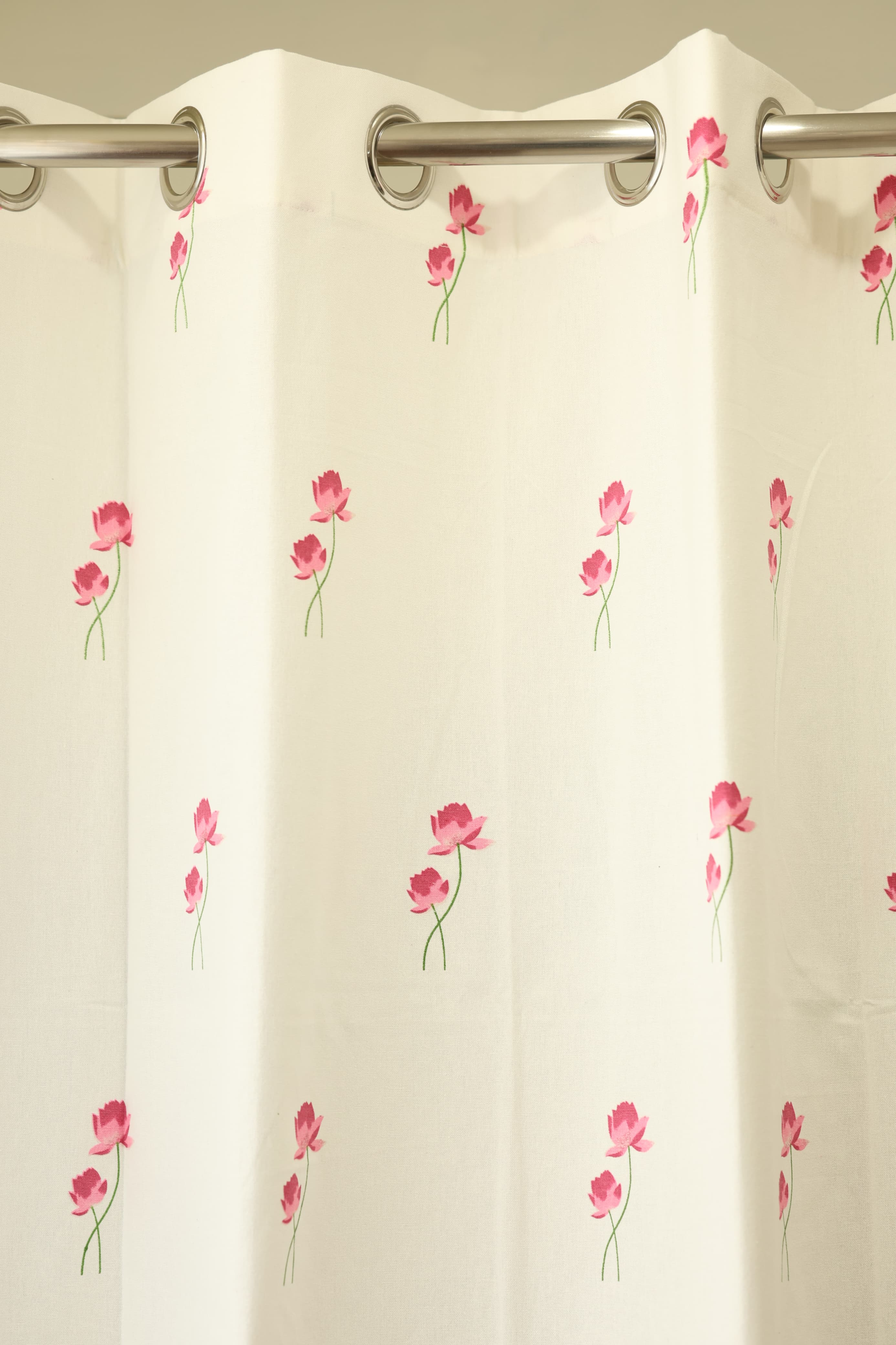 Curtains - Opaque floral curtains