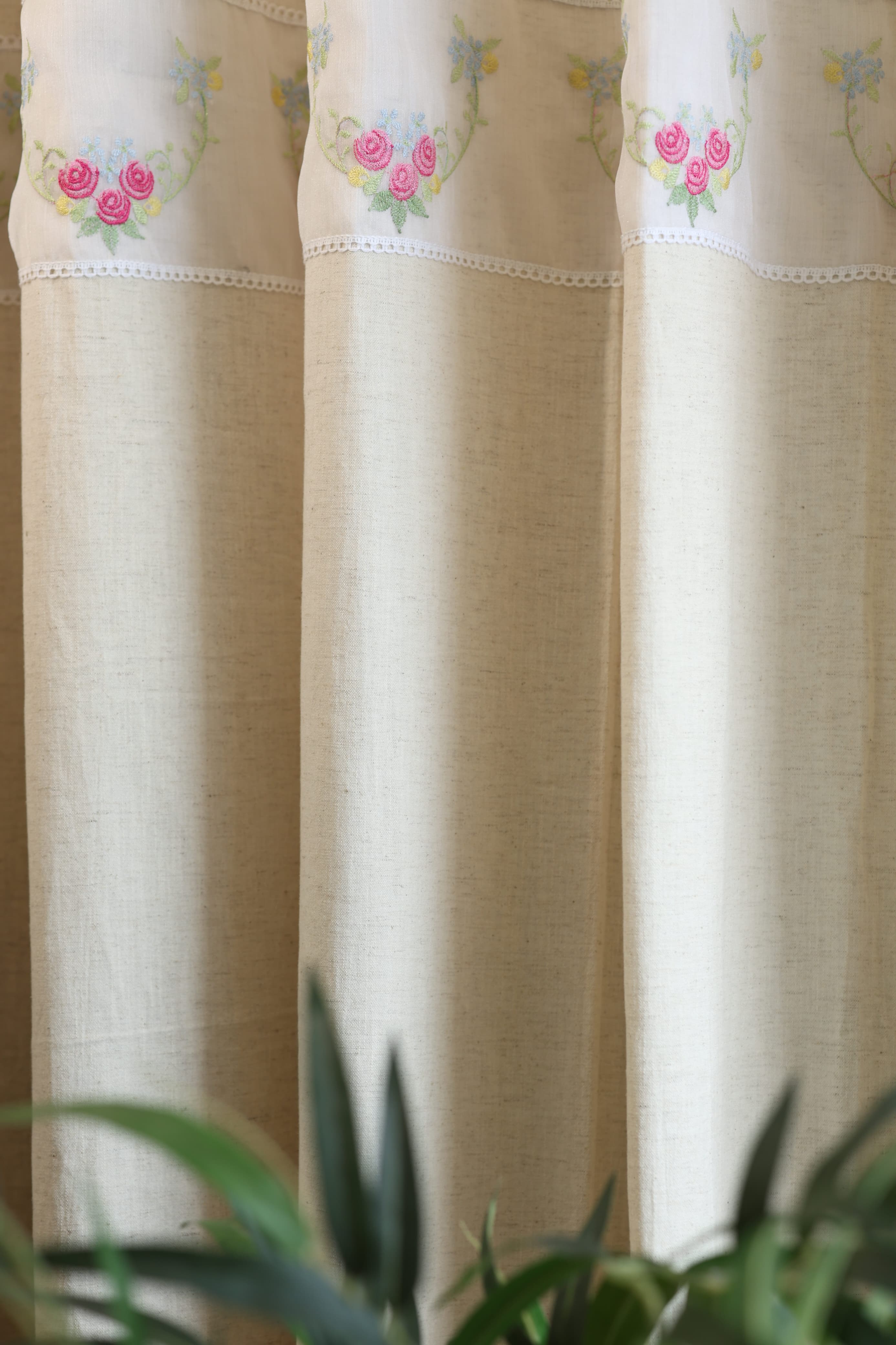Curtains - Embroidery designer opaque curtains Three roses
