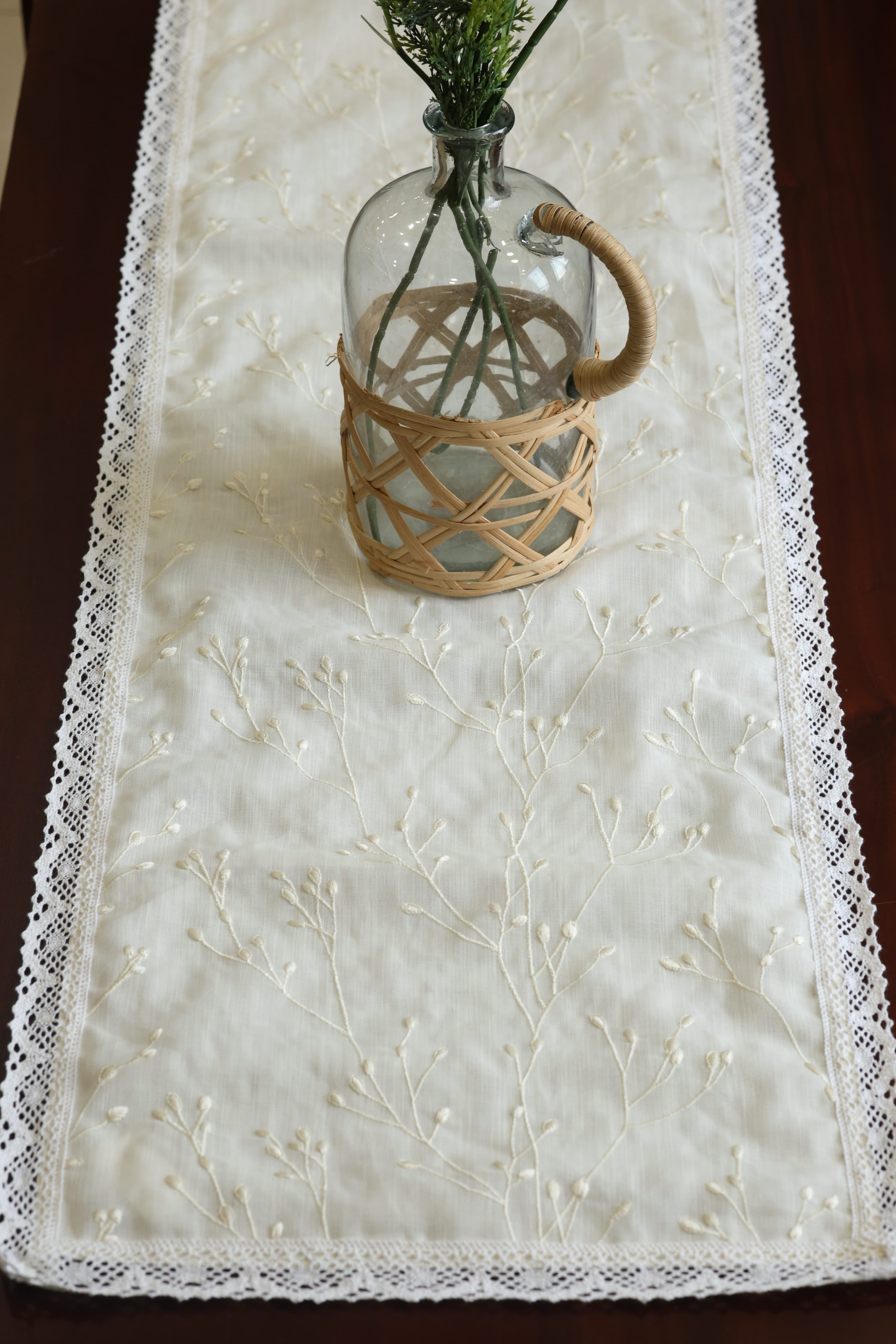 Table cloth - 4 seater embroidery