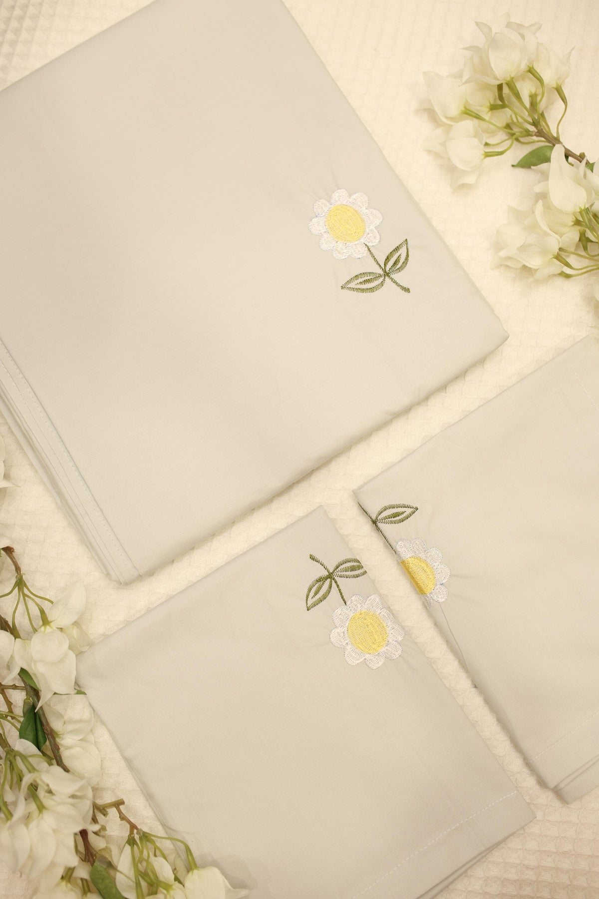 Bedsheets - King Machine embroidery bedsheets