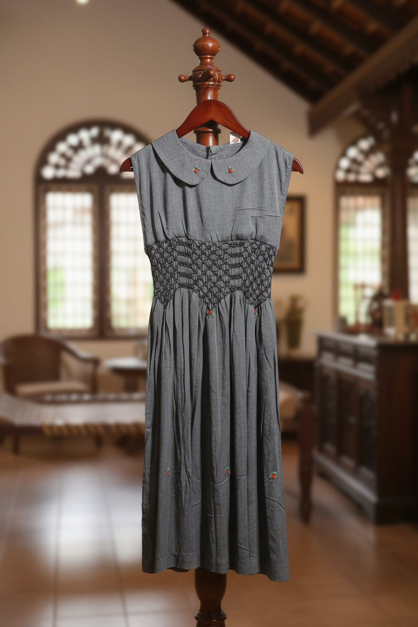 Kids smocked dress 5-6 years