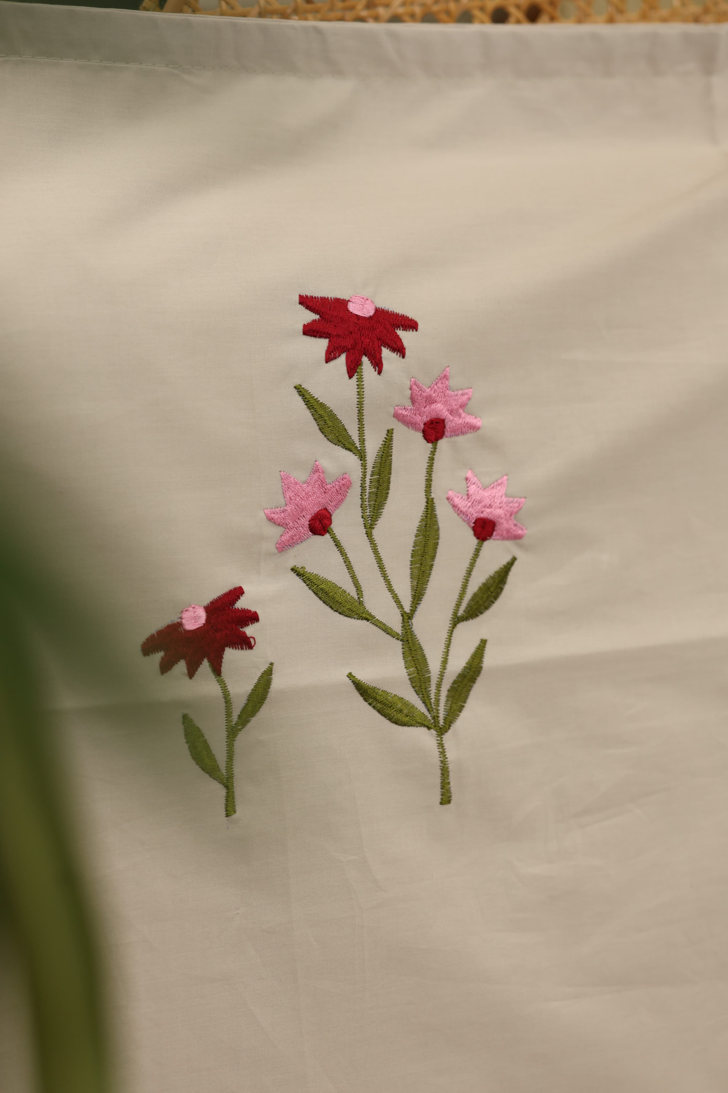 Bedsheets - Queen Premium Machine embroidery bedsheets MEQ