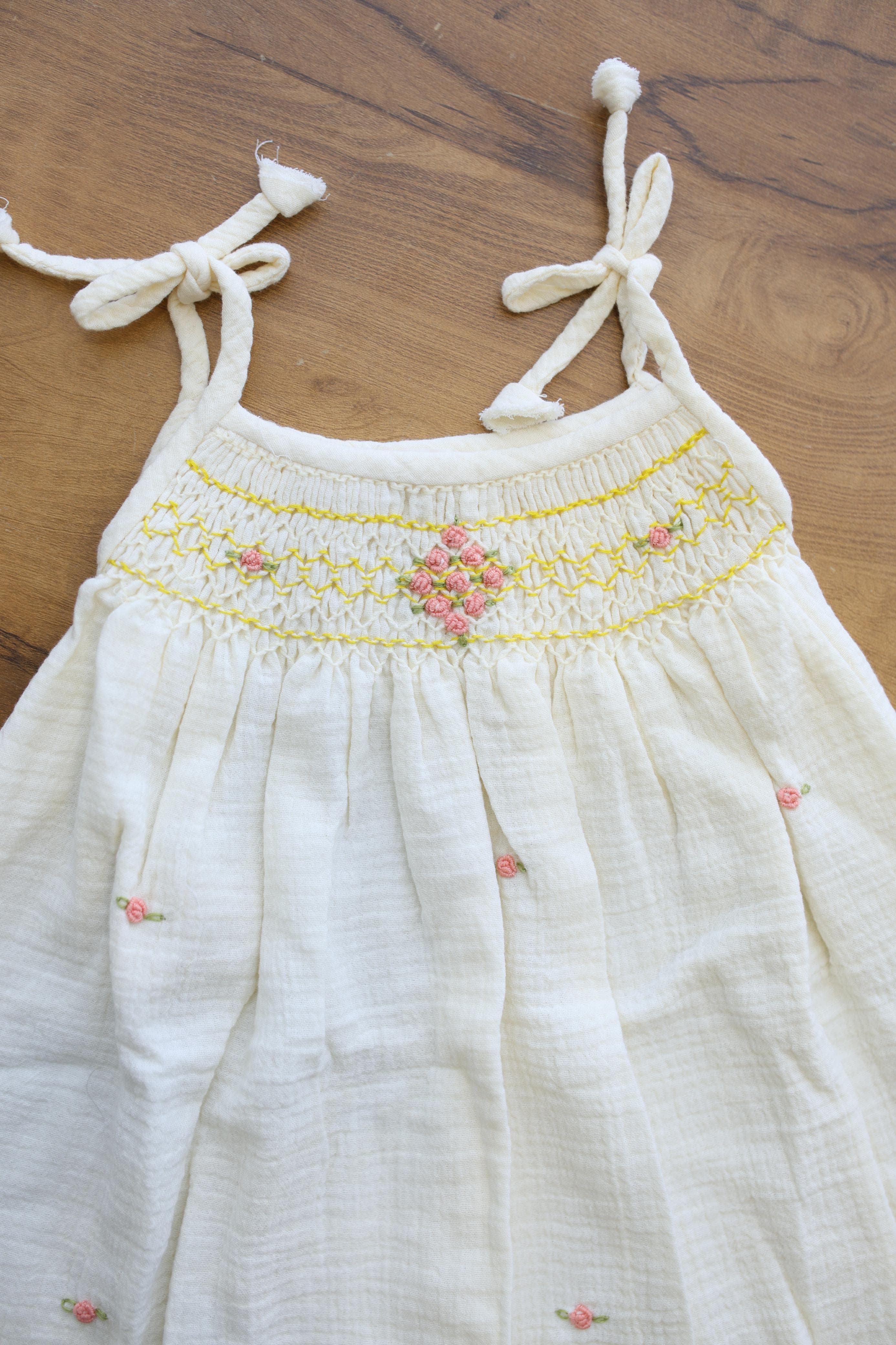 Kids smocked dress 10-12 month