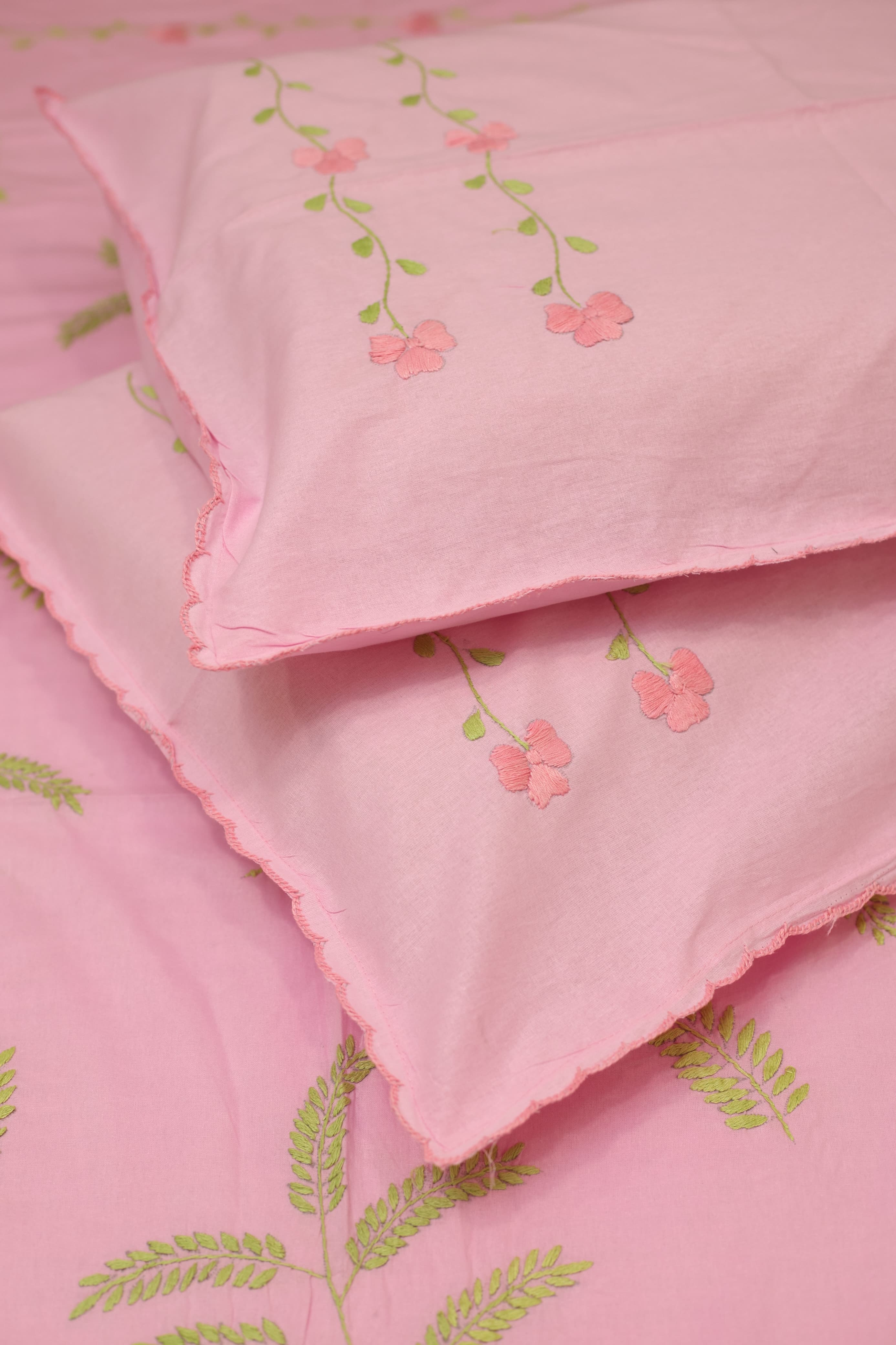 Bedsheets:Queen premium hand embroidered bedsheets HEQ