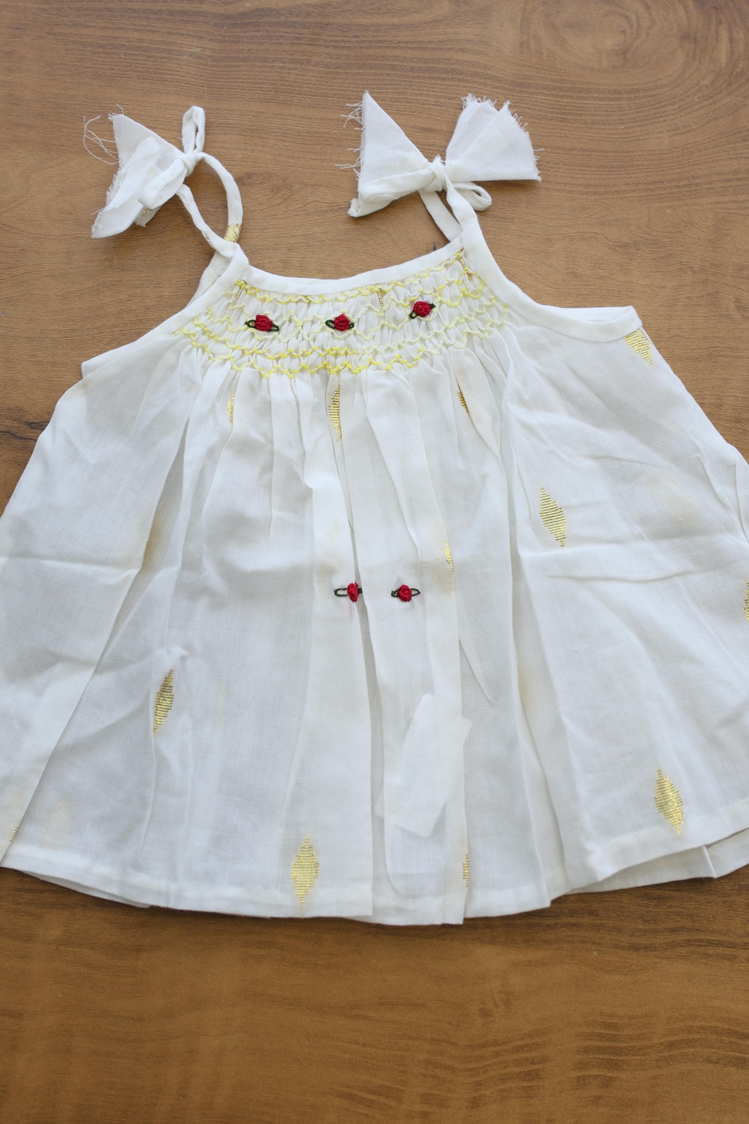 Kids smocked dress 0-3 month