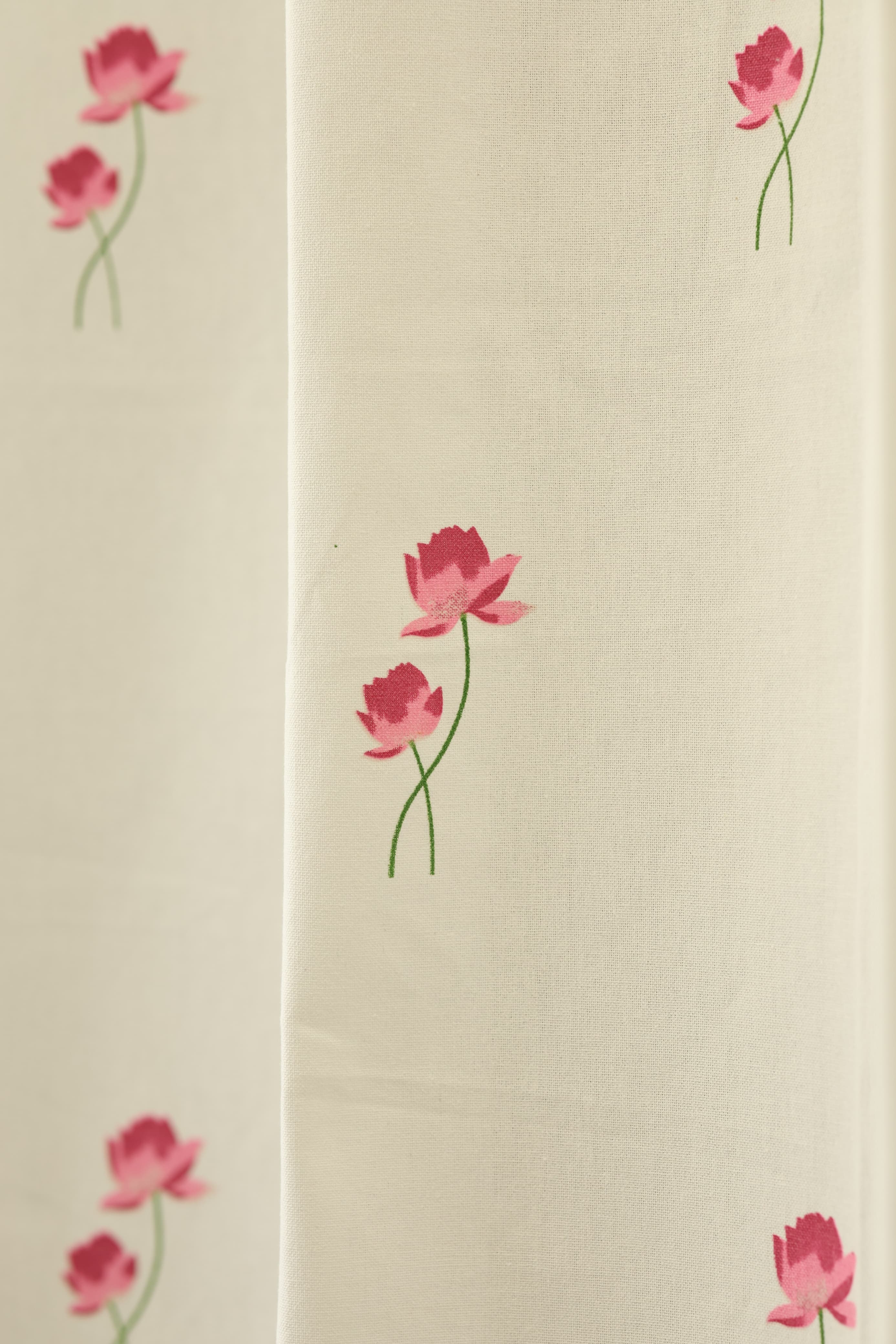 Curtains - Opaque floral curtains