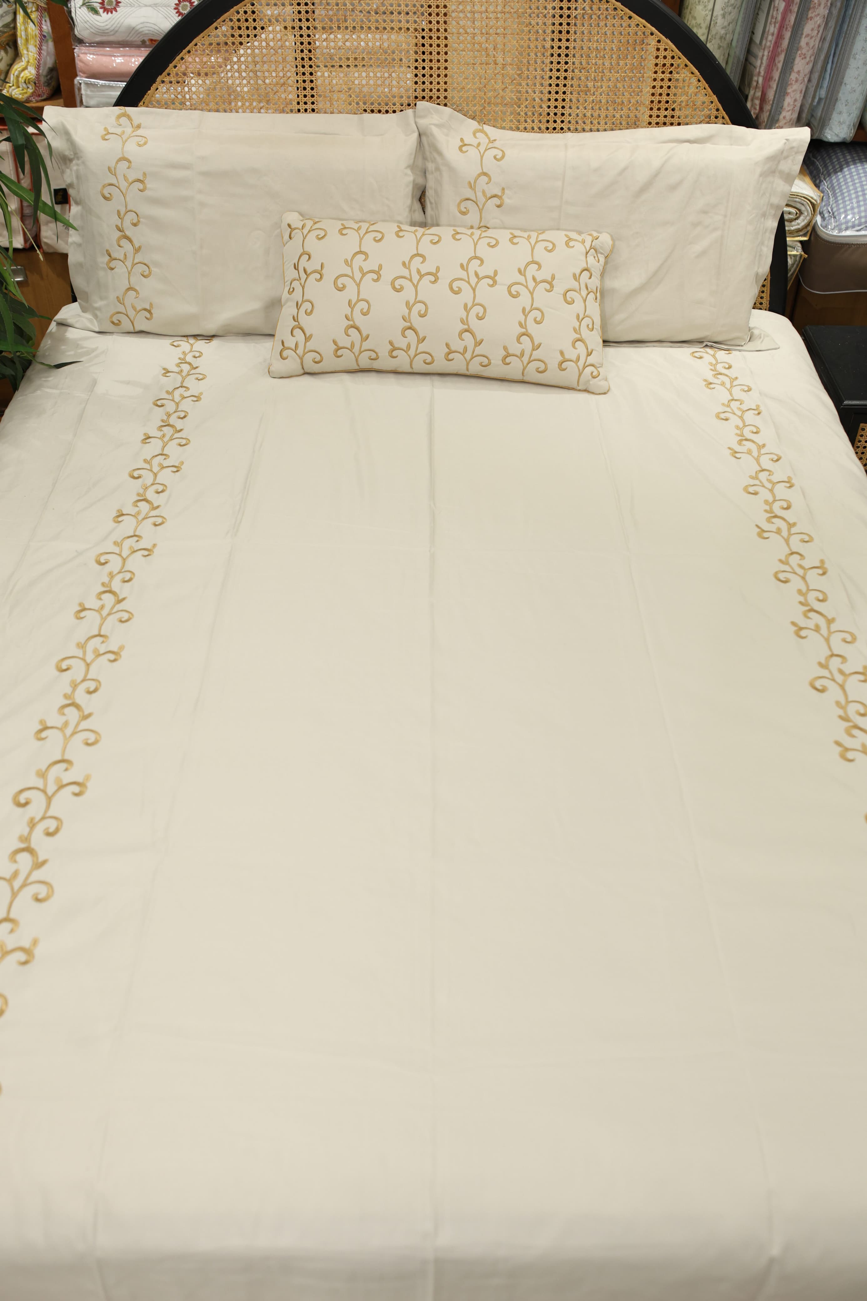 Bedding set Embroidery - King size