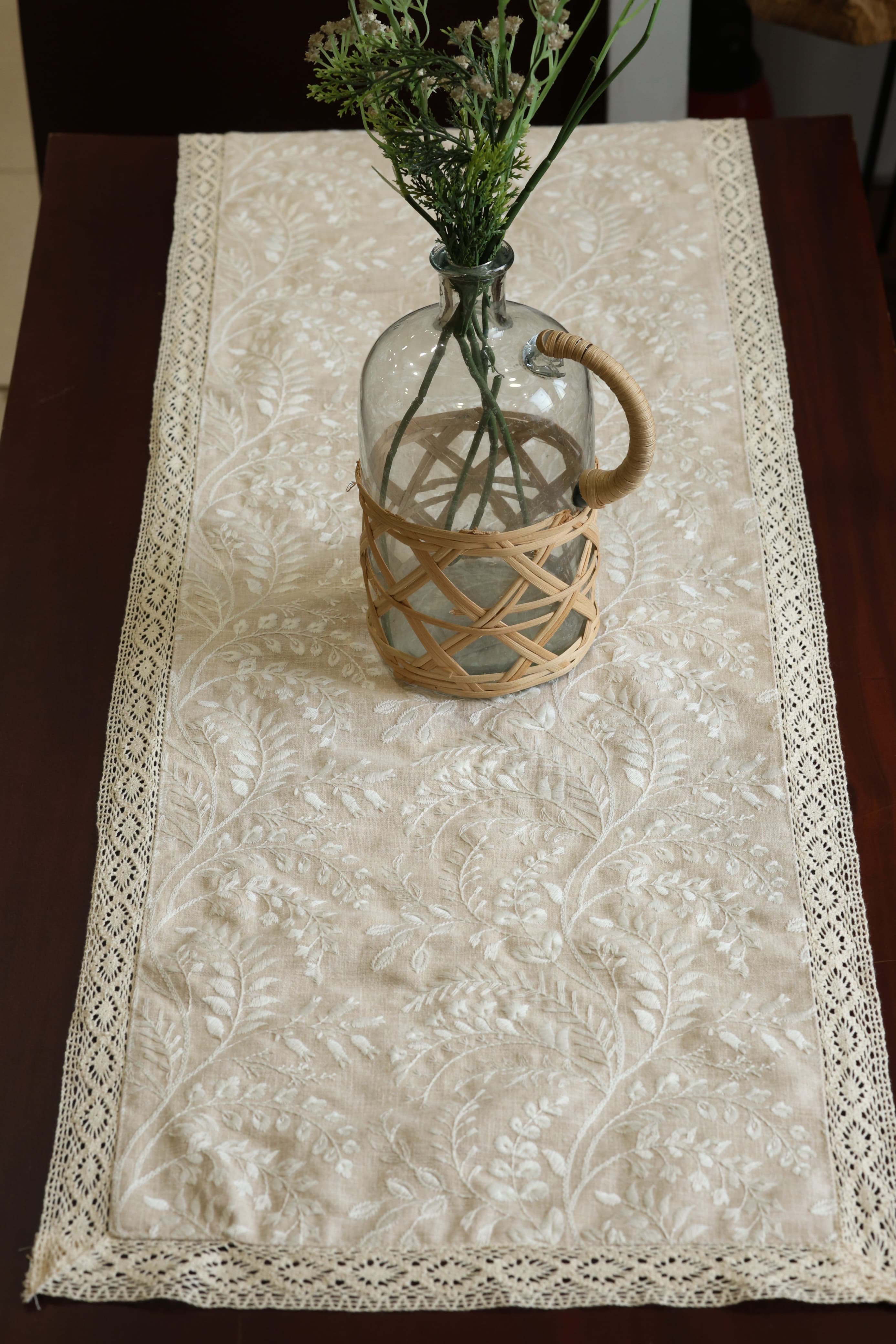 Table cloth - 4 seater embroidery