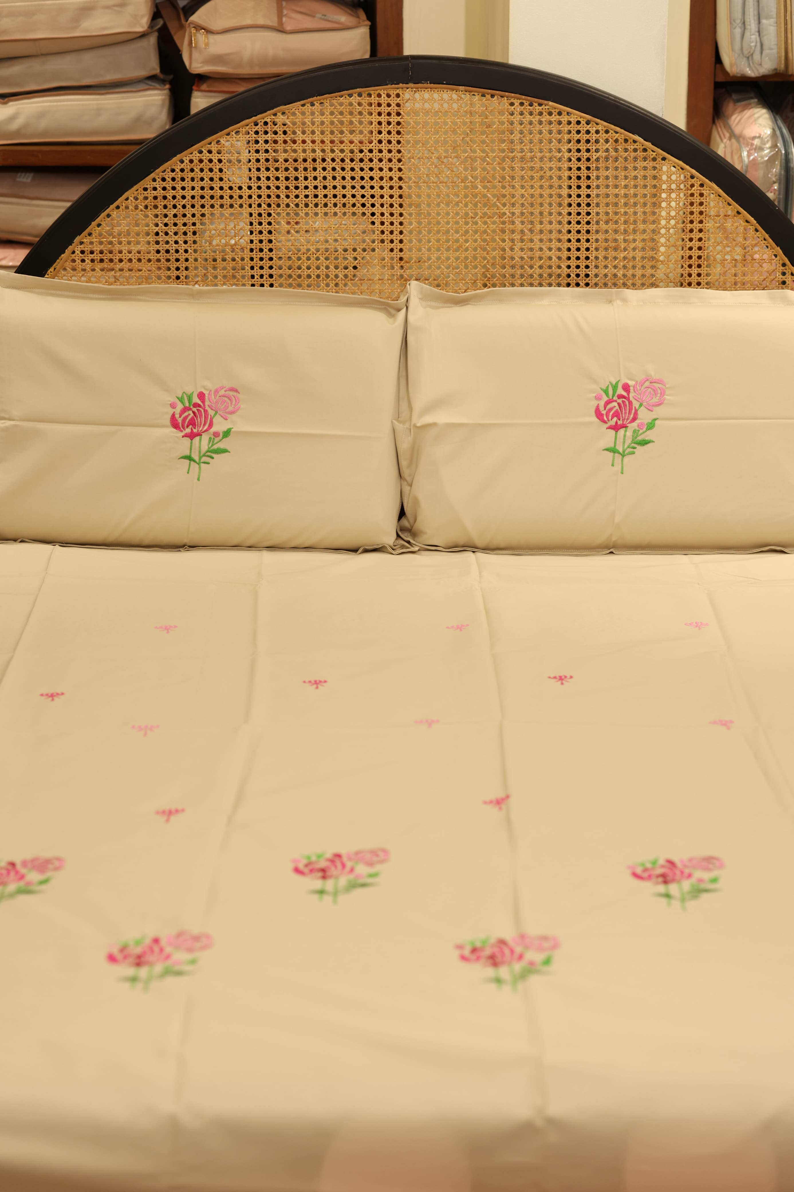 Bedsheets - King Premium Machine embroidery bedsheets MEK