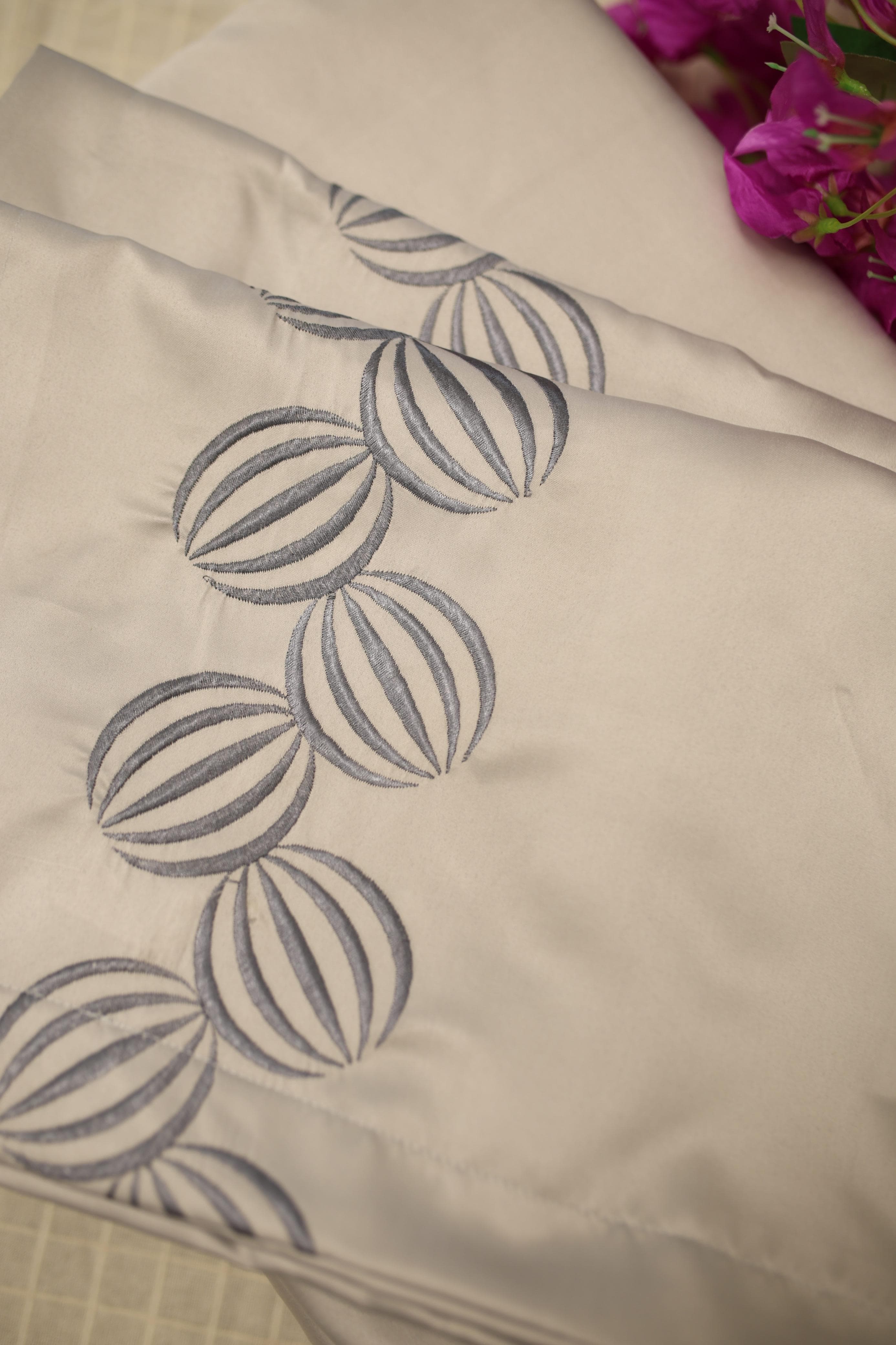 Bedsheets - Essential Queen size bedsheet