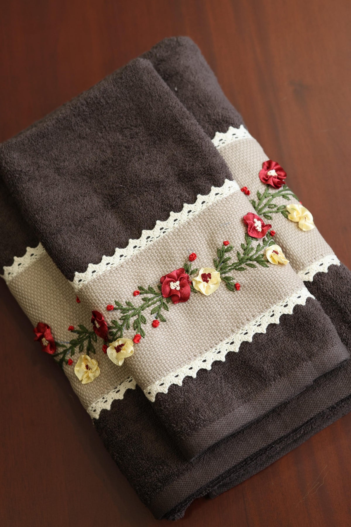 Premium Embroidery Towel Set
