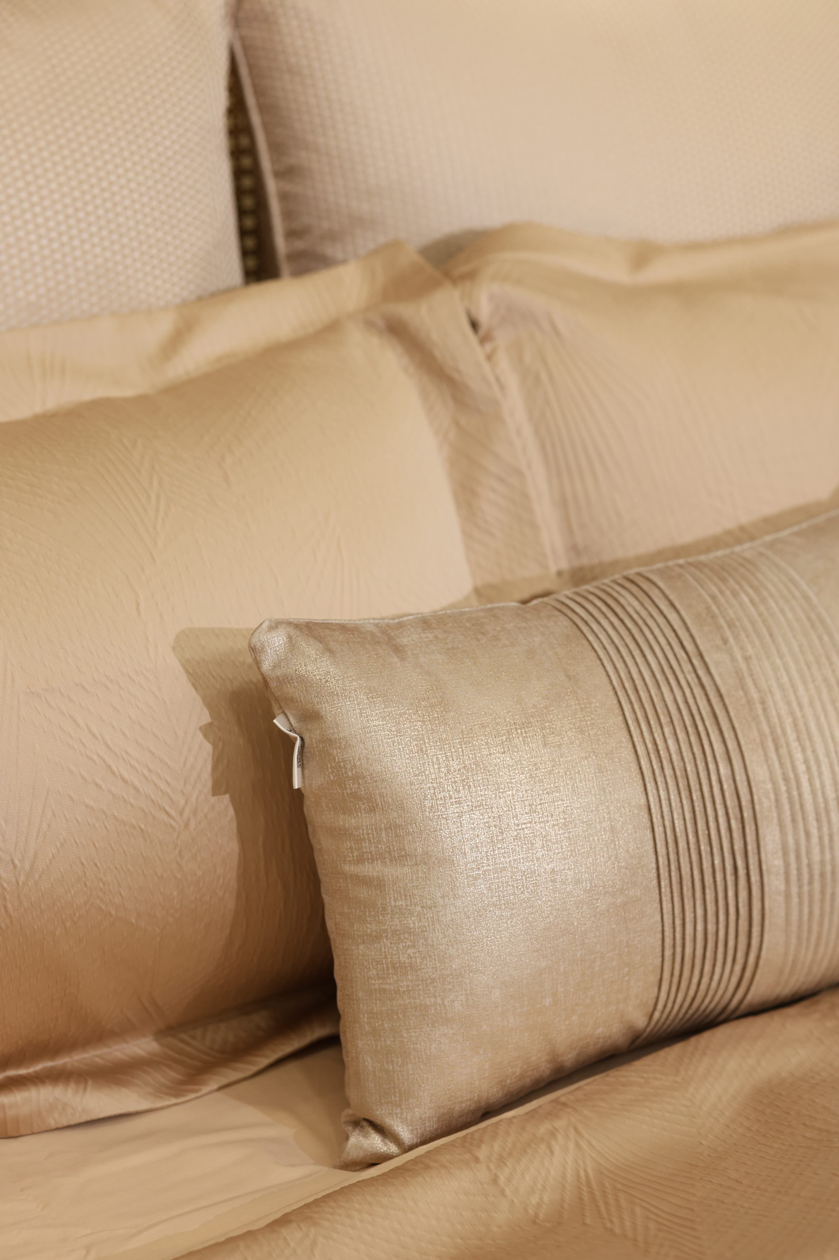 Champagne Luxe Cotton Bed Linen Ensemble with Duvet Cover Ddecor