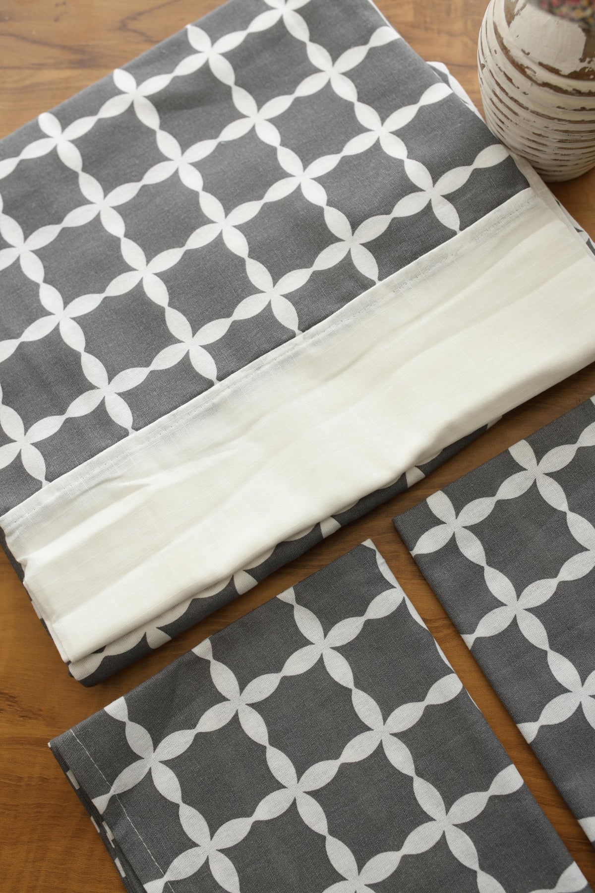 Bedsheets - Queen daily use border bedsheets