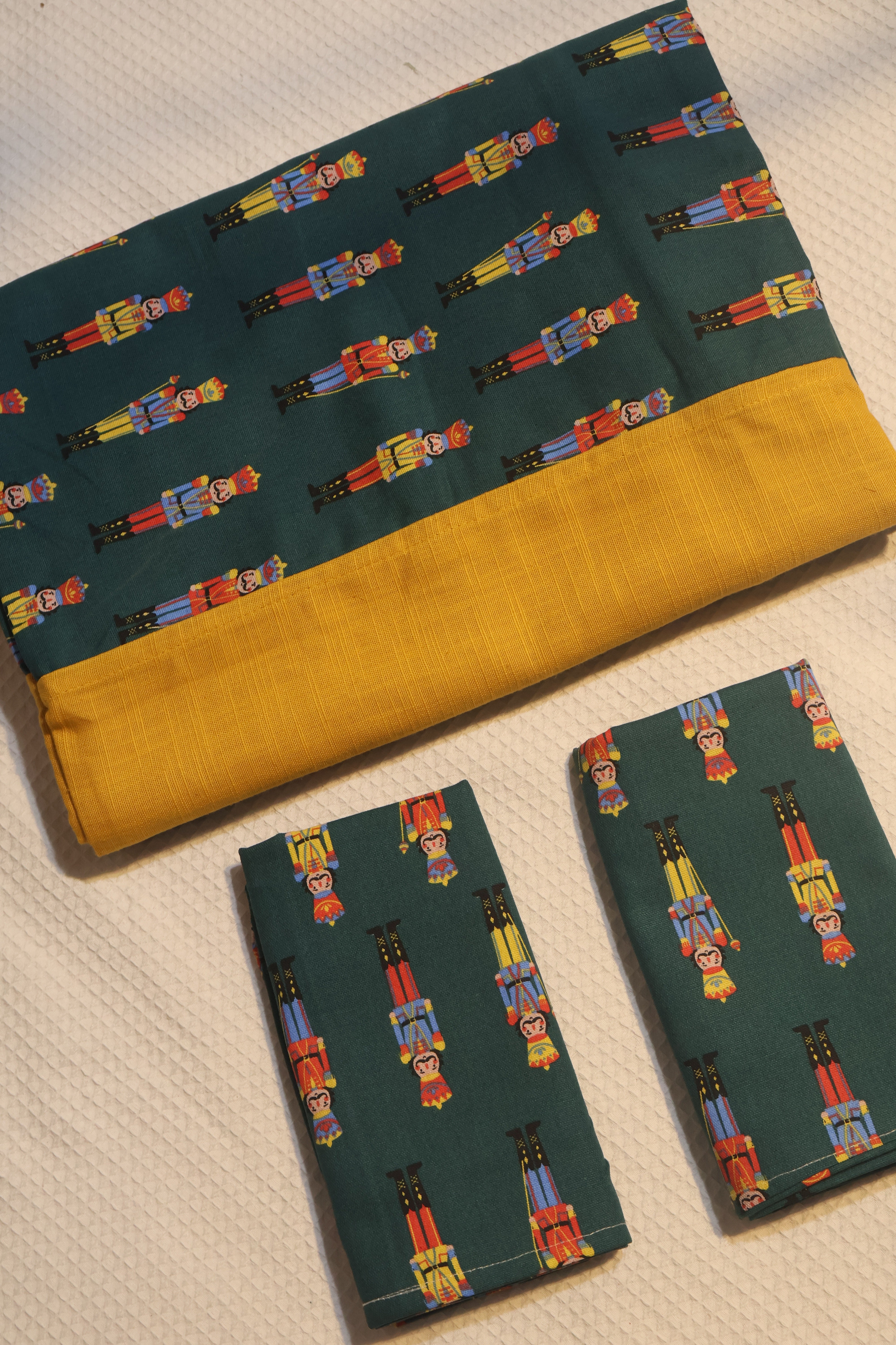 Bedsheets-Queen daily use border bedsheets