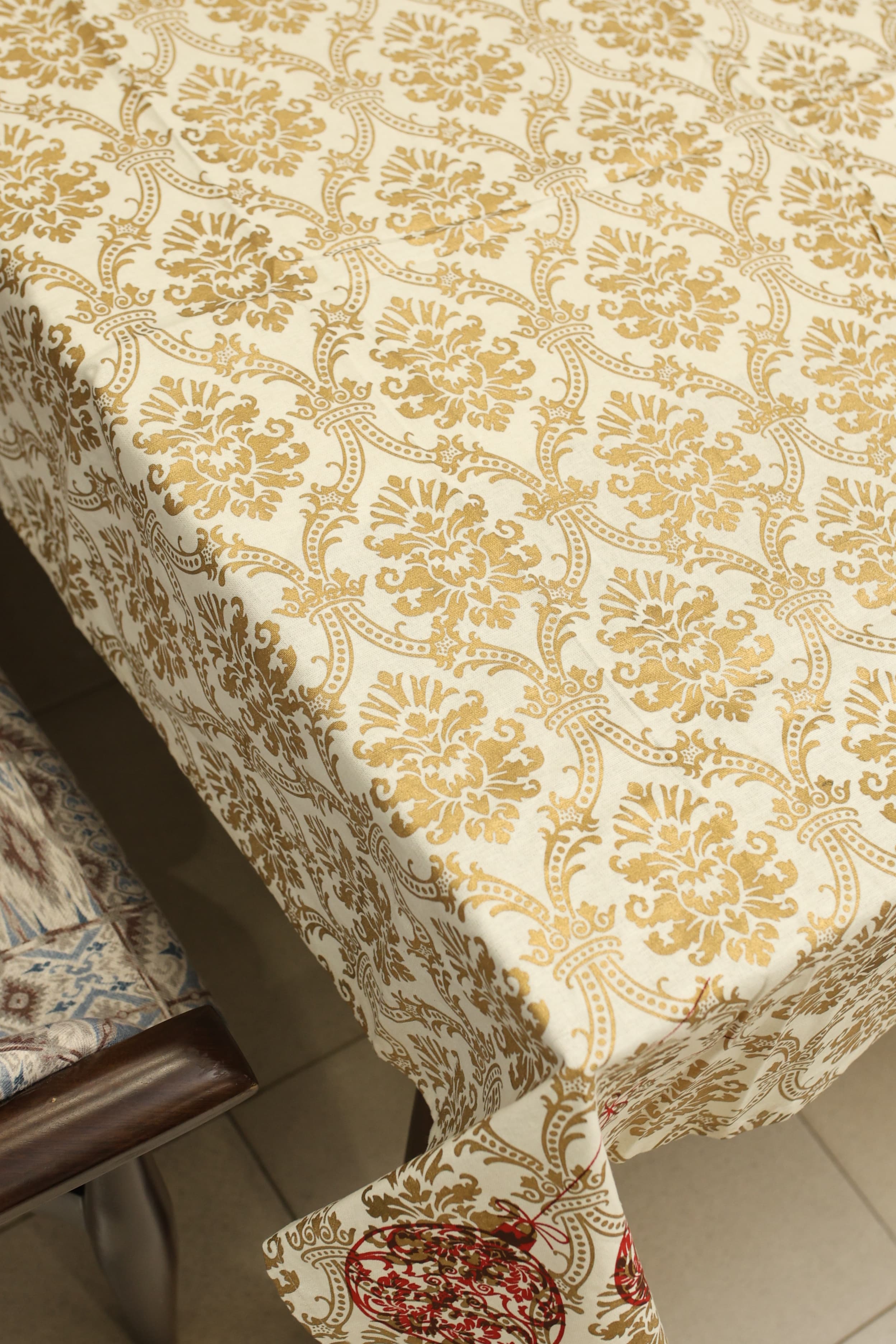 Table cloths - 4 seater Xmas edition