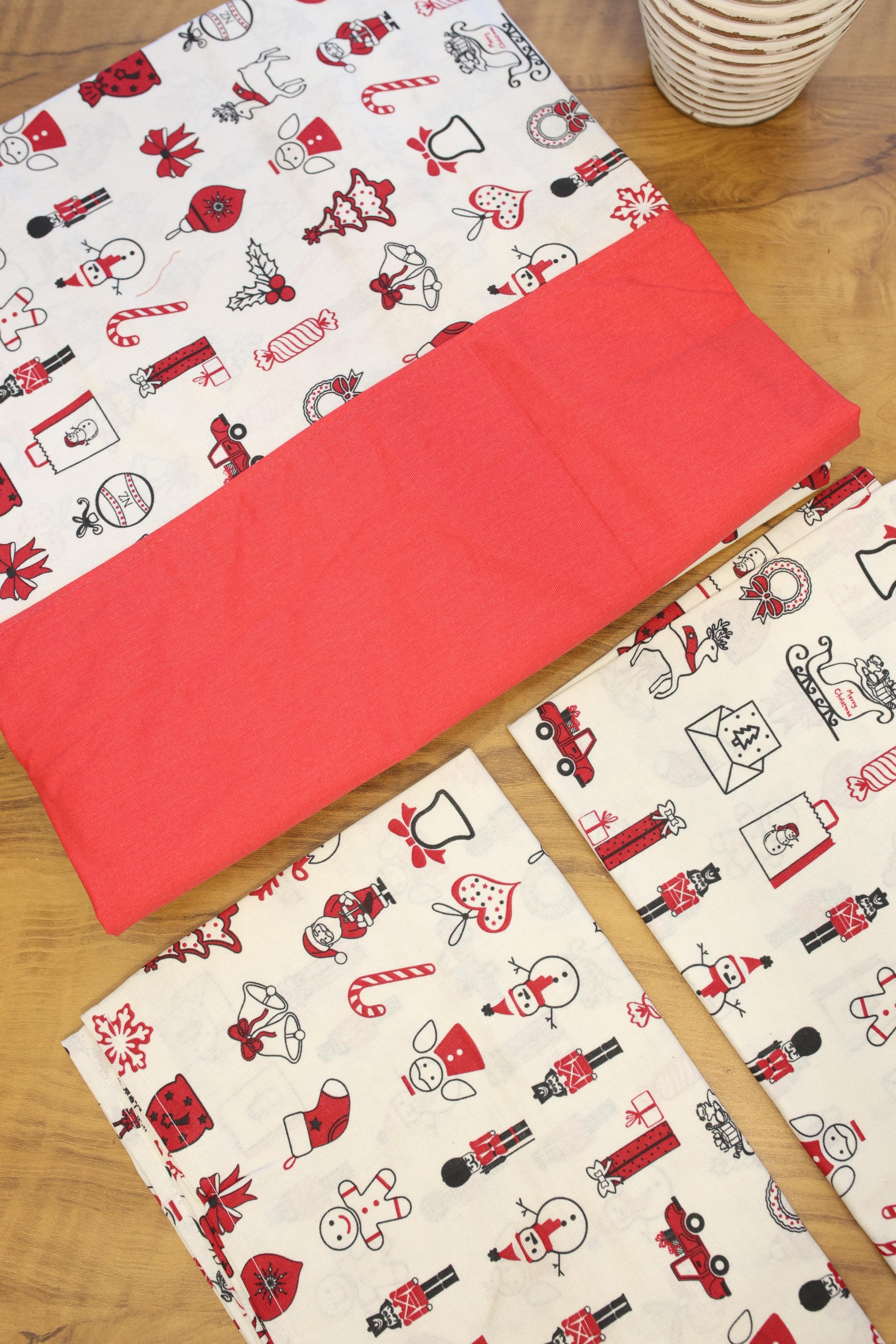 Bedsheets - Queen daily use border bedsheets