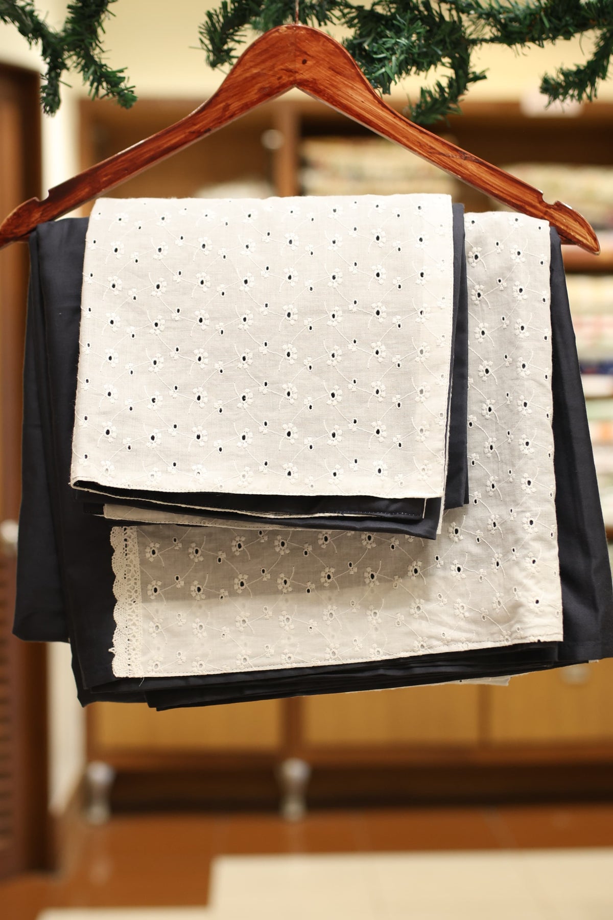 Bedsheets - Premium designer king bedsheets dd lace