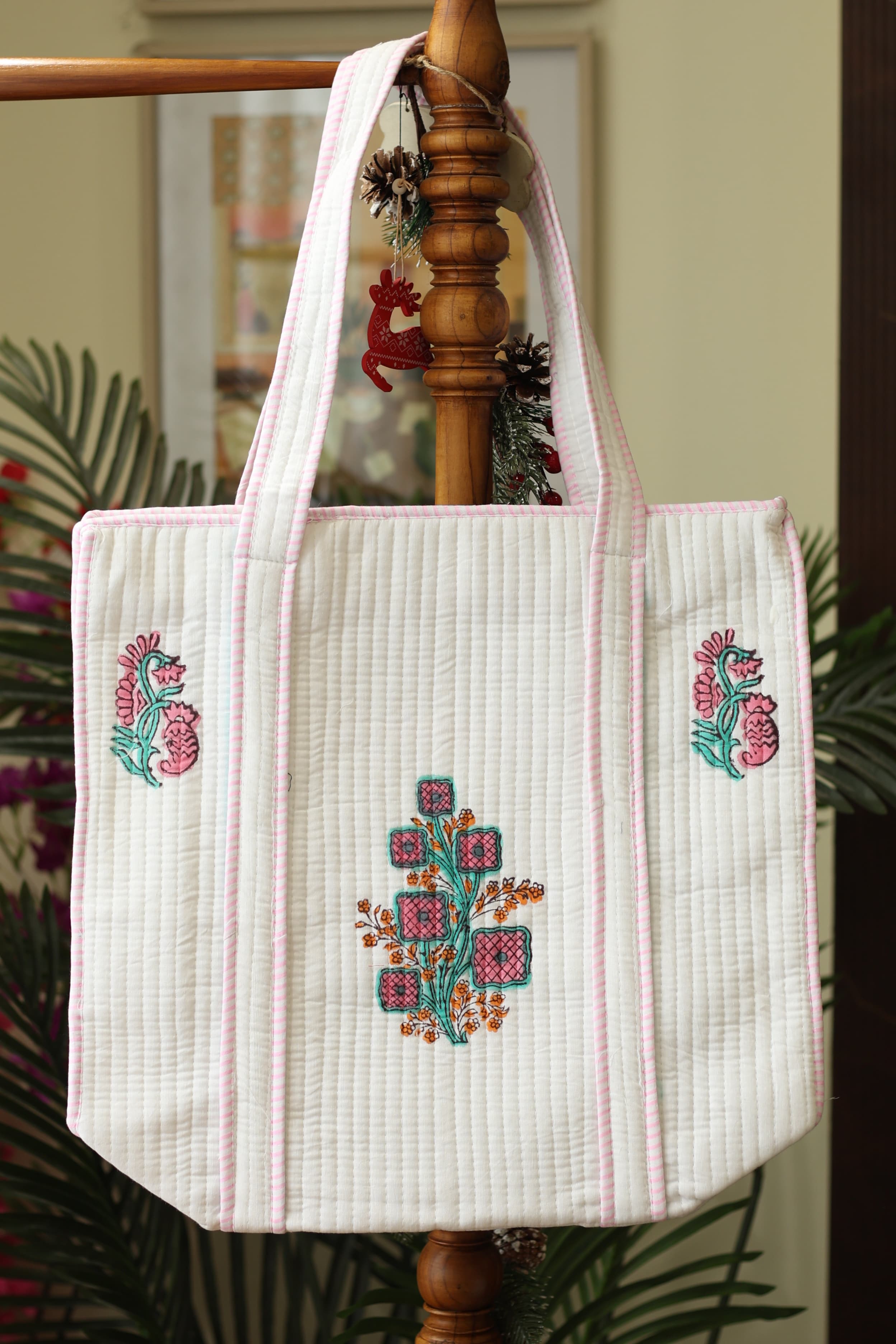 Bags - Quilted white tote bags
