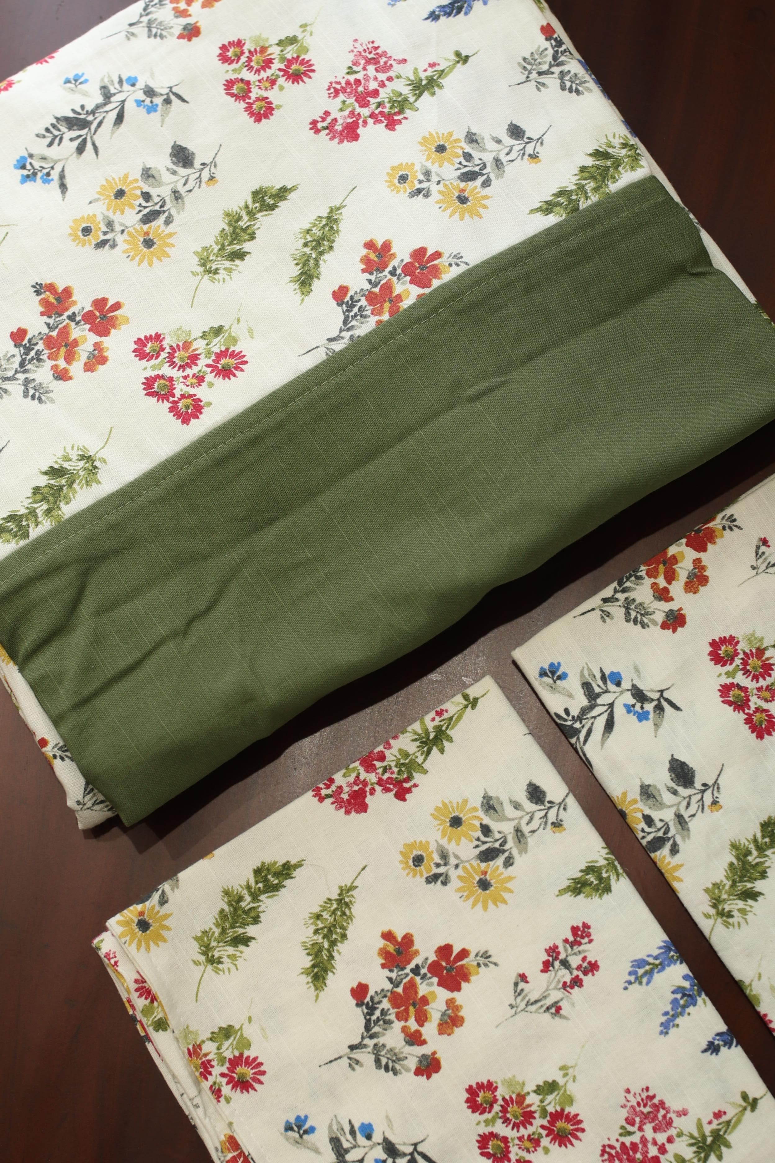 Bedsheets - Queen daily use border bedsheet