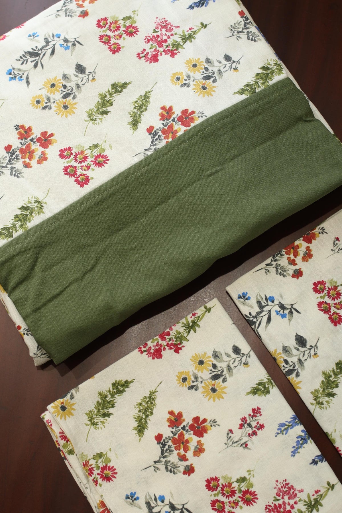 Bedsheets - Queen daily use border bedsheet
