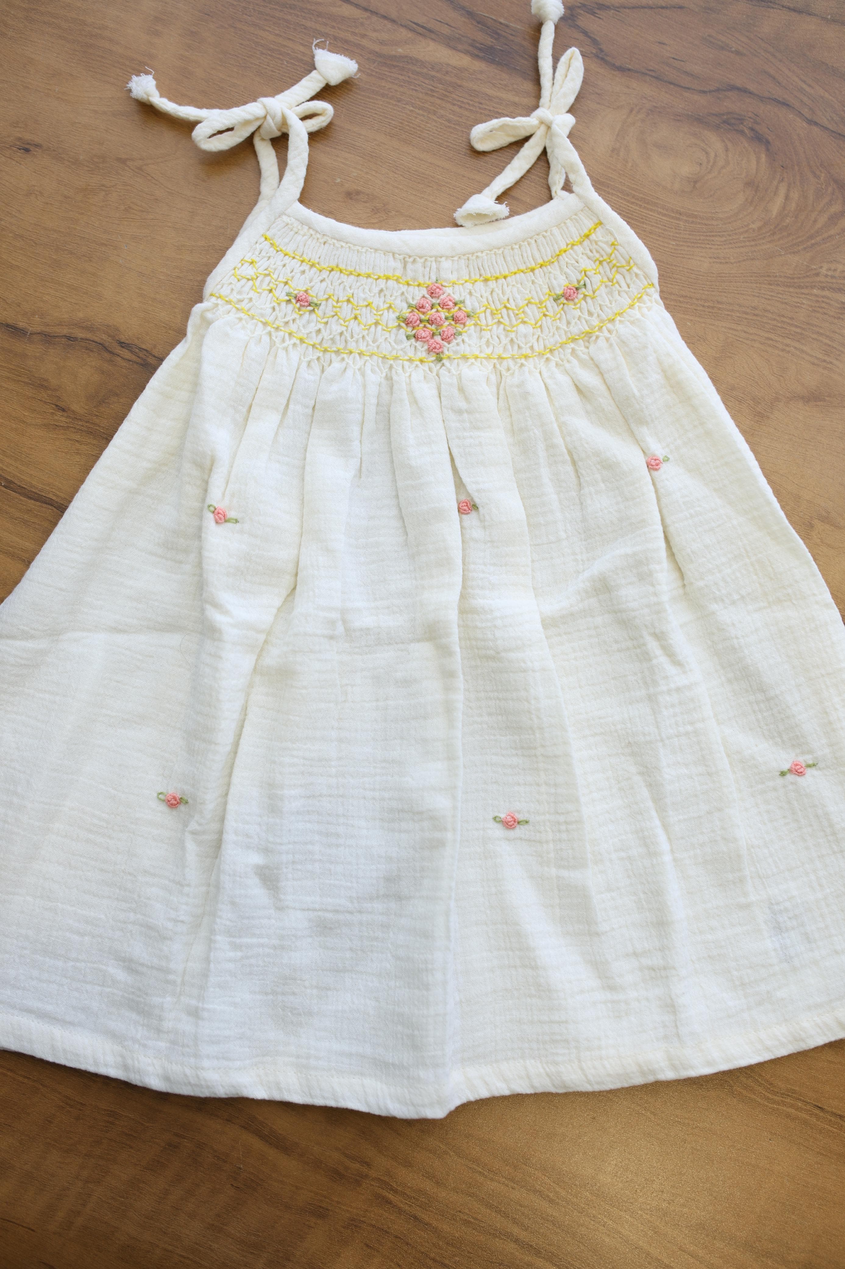 Kids smocked dress 10-12 month