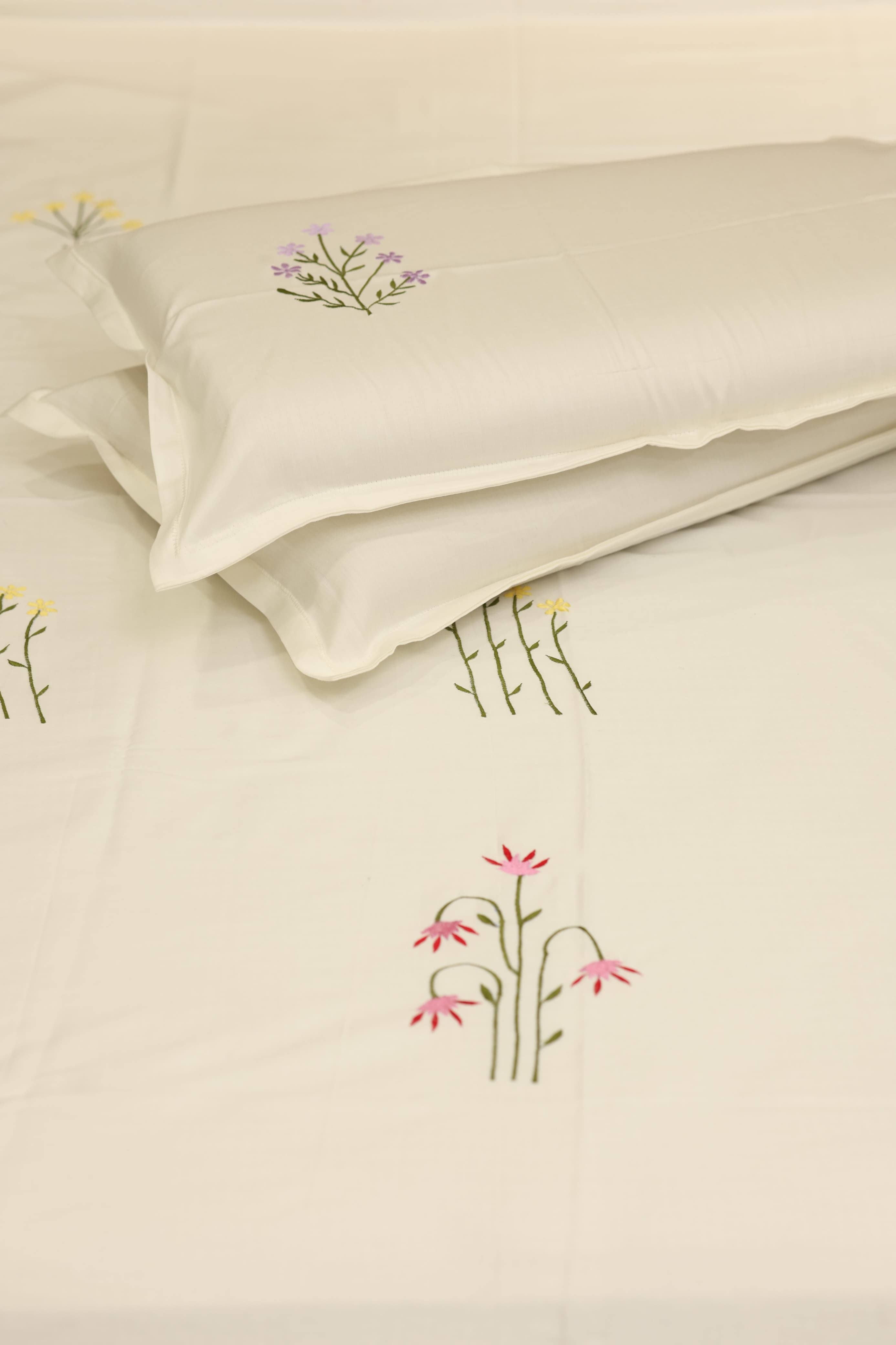Bedsheets - King Premium Machine embroidery bedsheets MEK