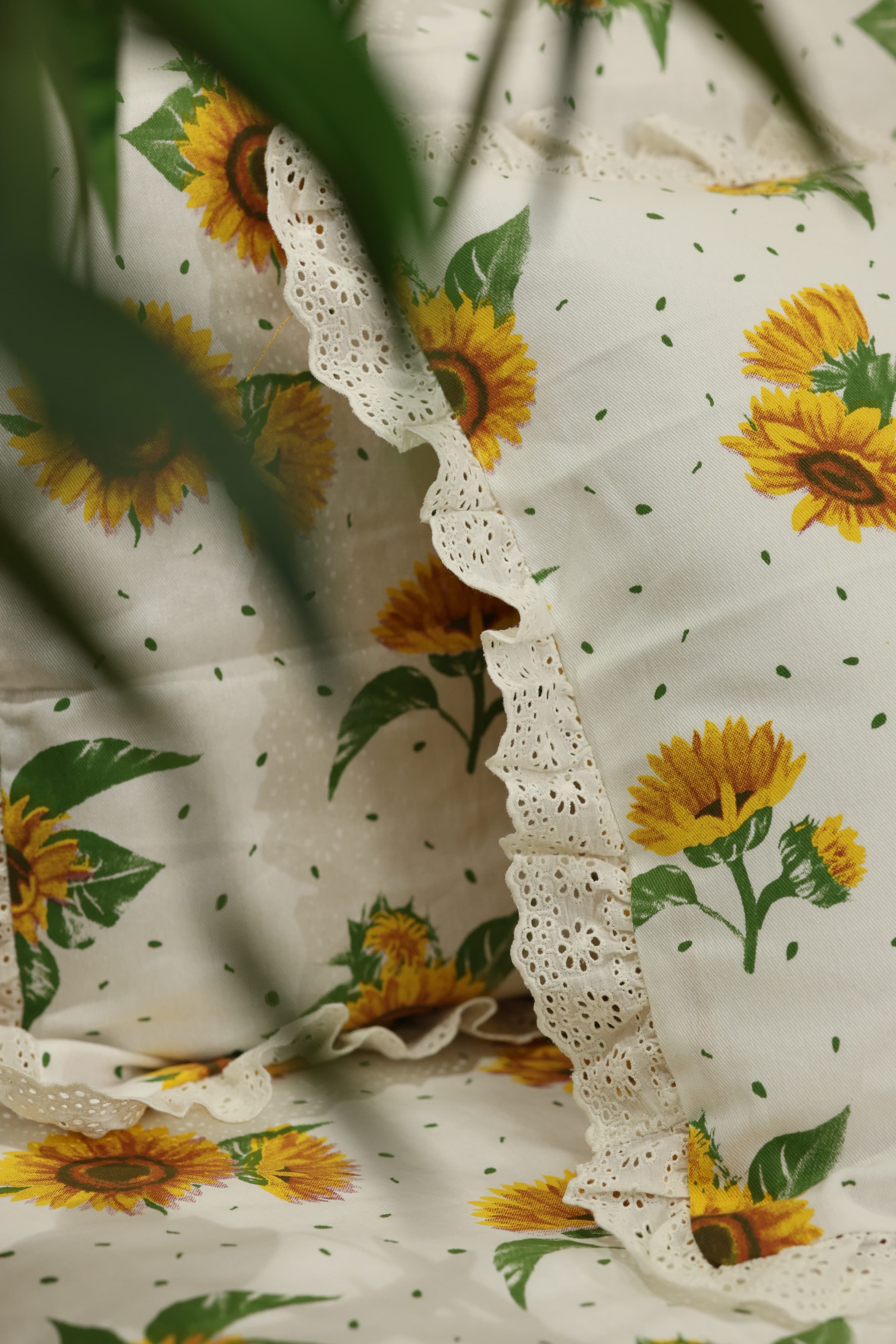 Bedsheets - Premium king floral printed lace bedsheet with cushion covers Yellow sunflower