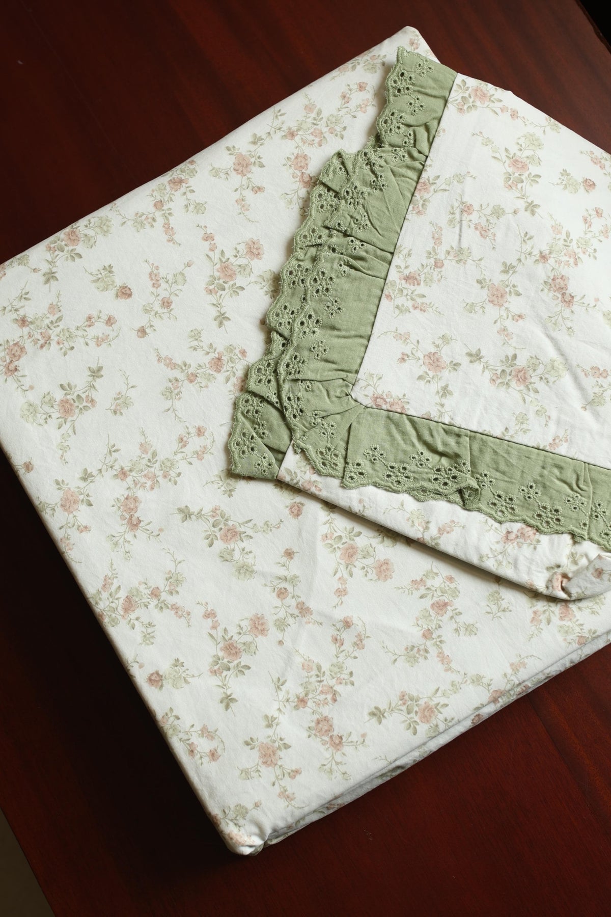 Bedsheets - Premium King soft cotton lace bedsheets majestic