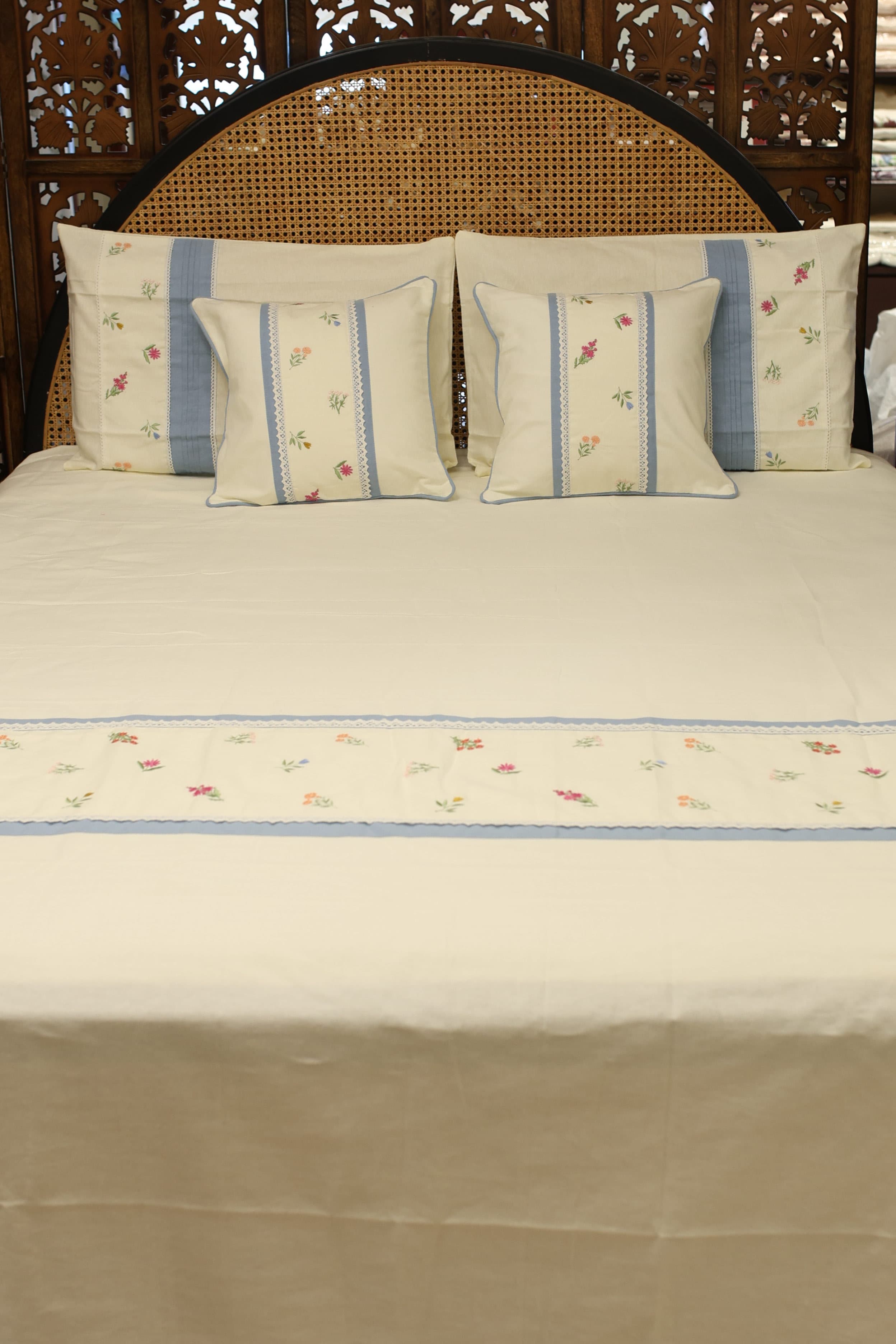 Bedsheets - King premium Machine Embroidery Bedsheet multi