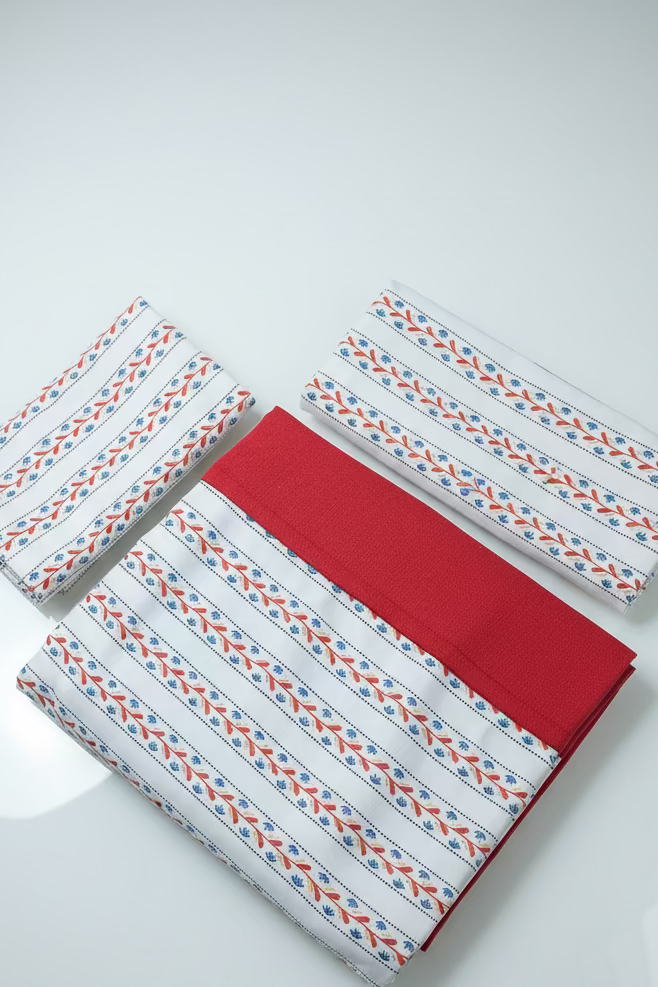 Bedsheets - King daily use border bedsheets