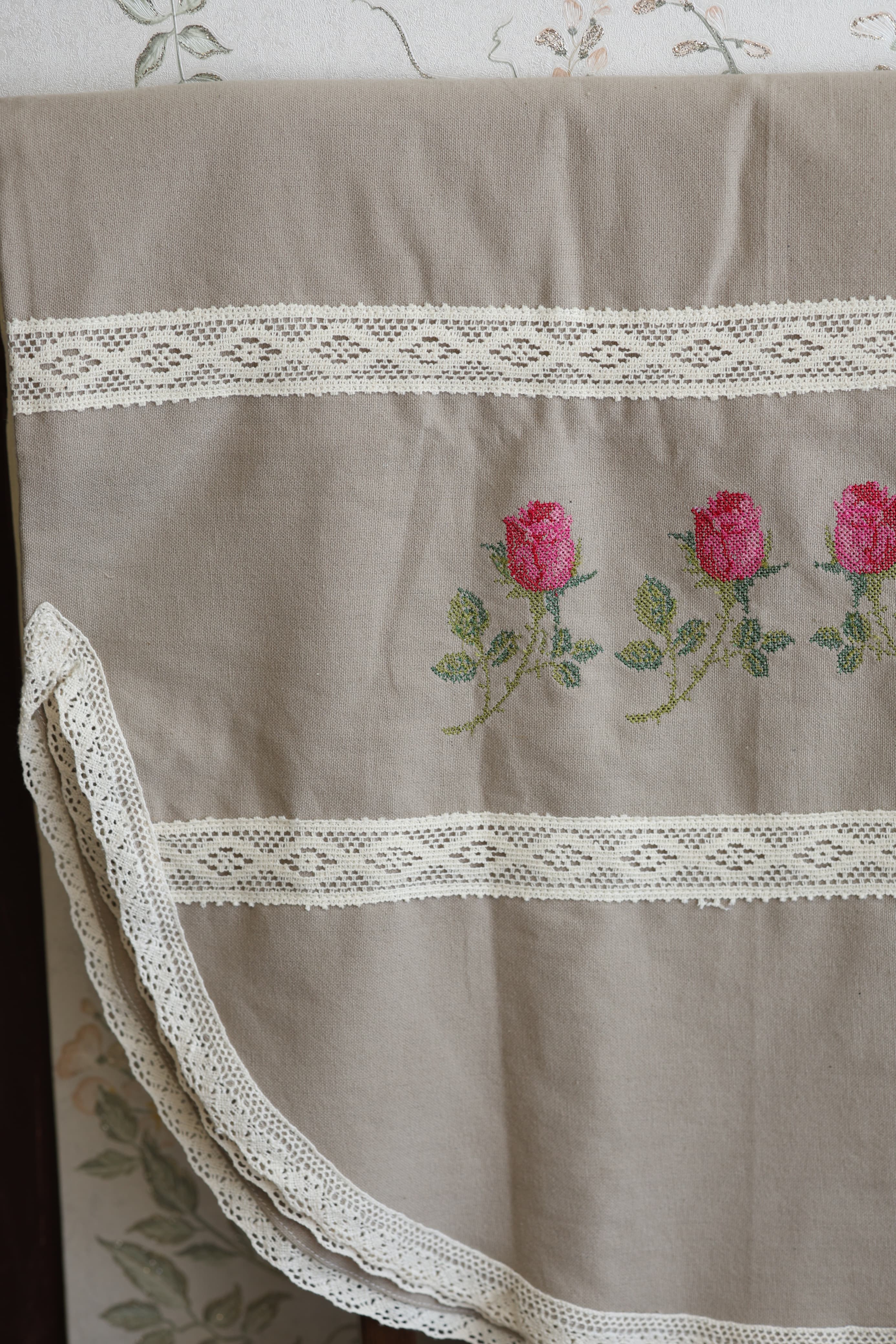 Chair / sofa back - cross stitch embroidery 3+2