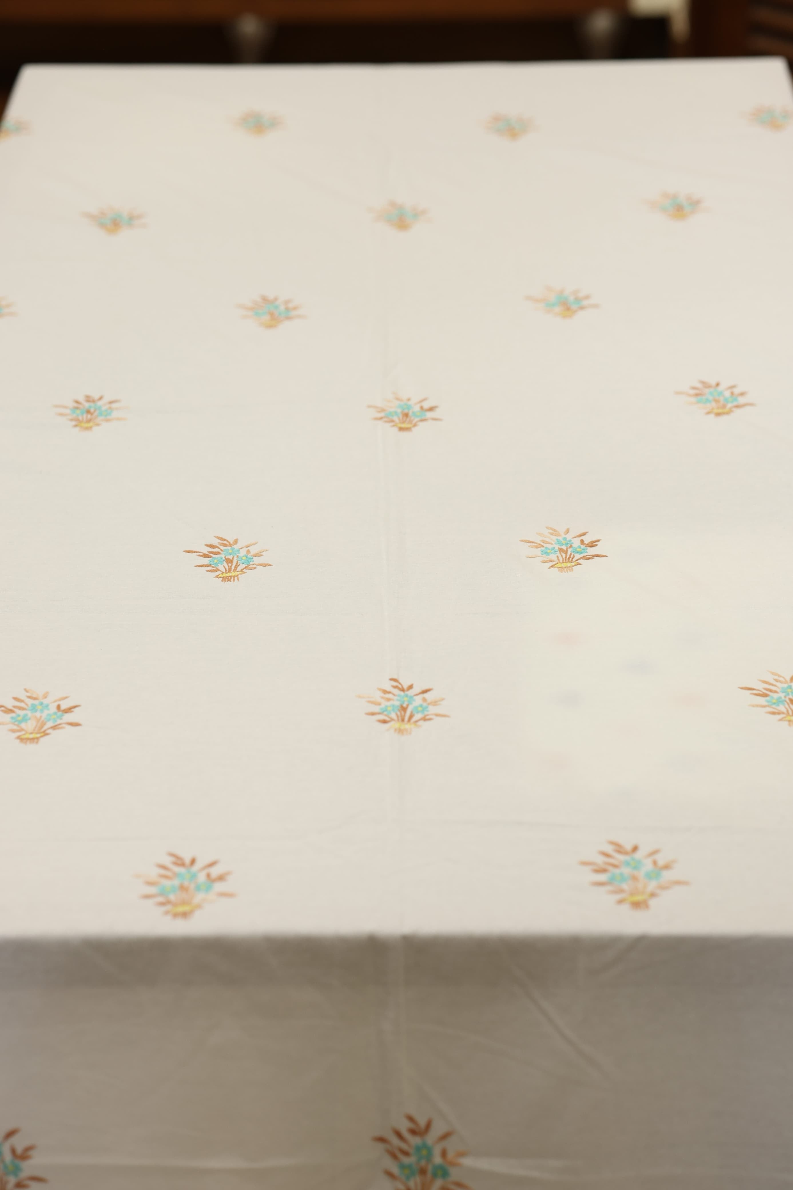 Table cloth - 6 seater Hand embroidery