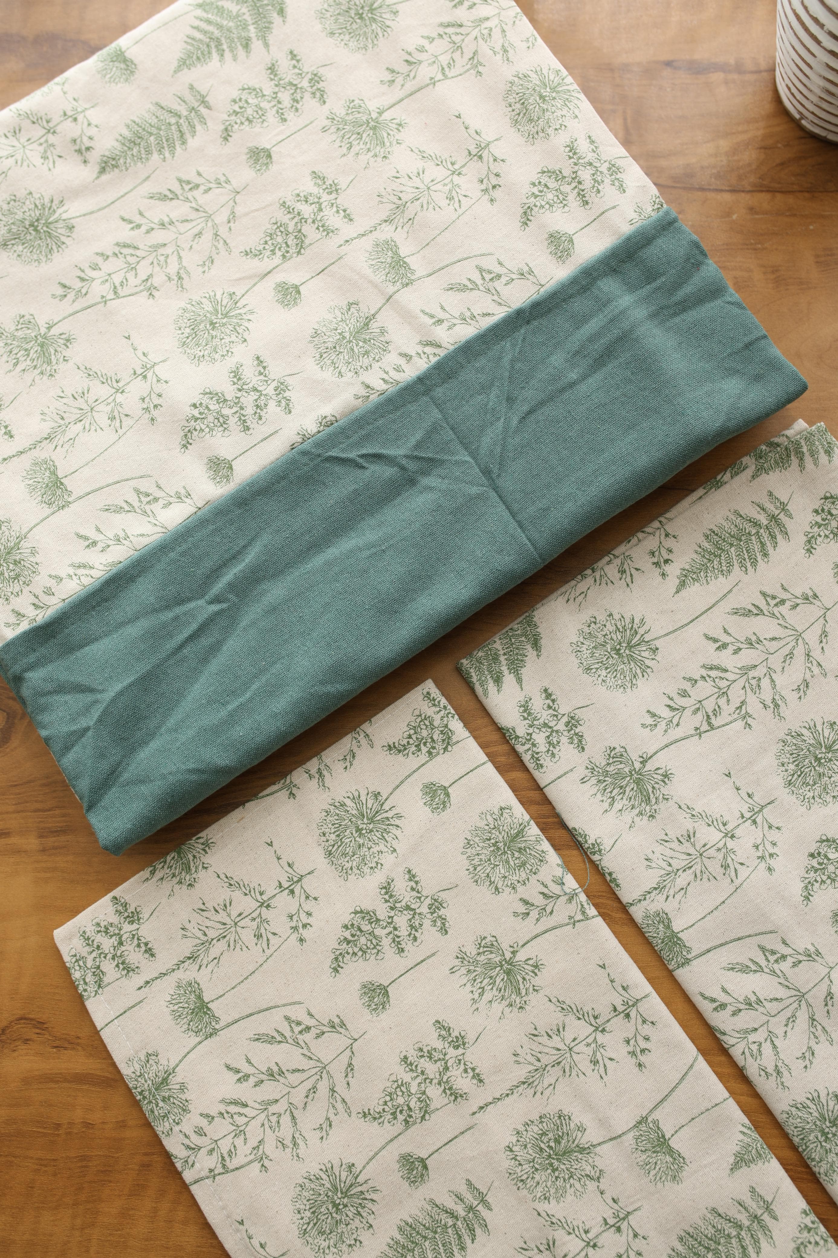 Bedsheets - Queen daily use border bedsheets