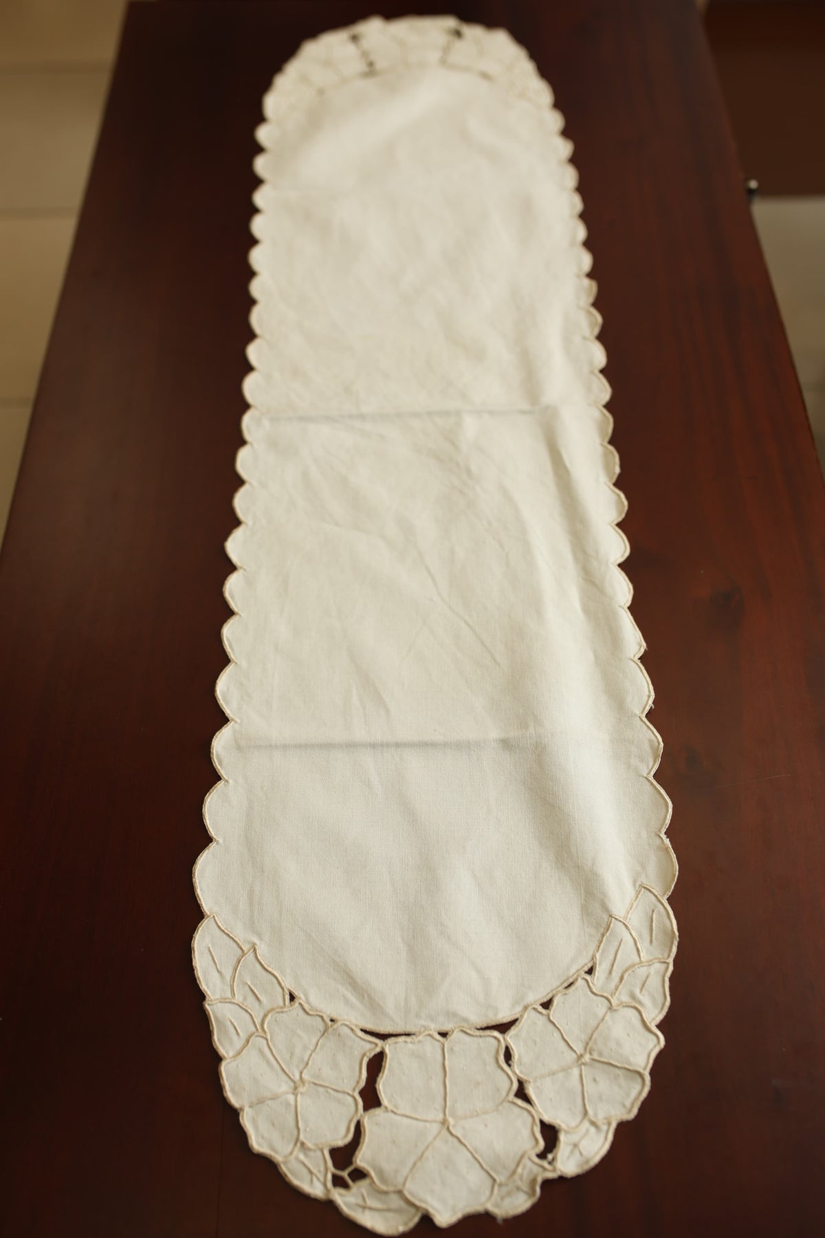 Table runners-Cut work